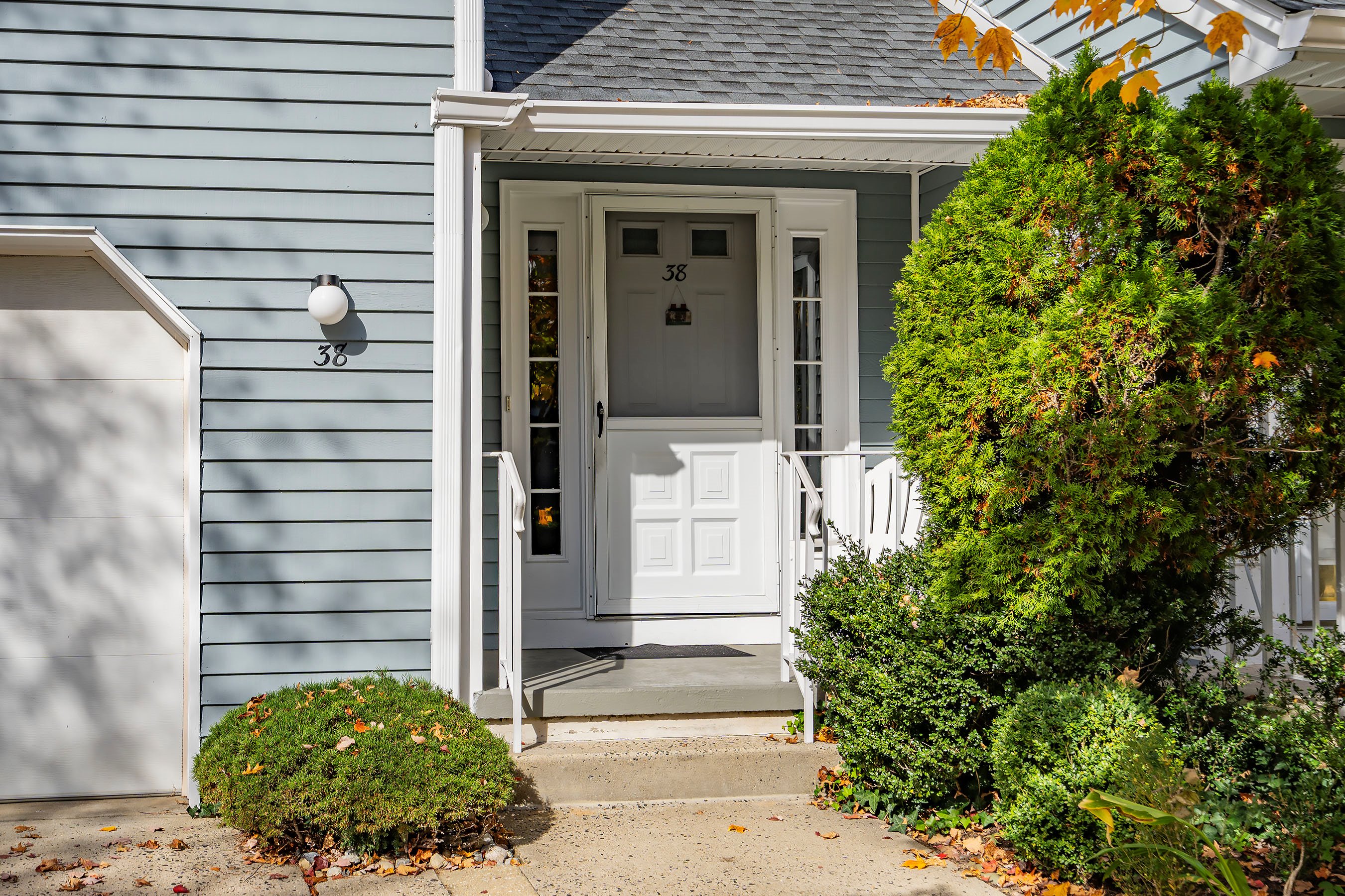 38 Essex Dr