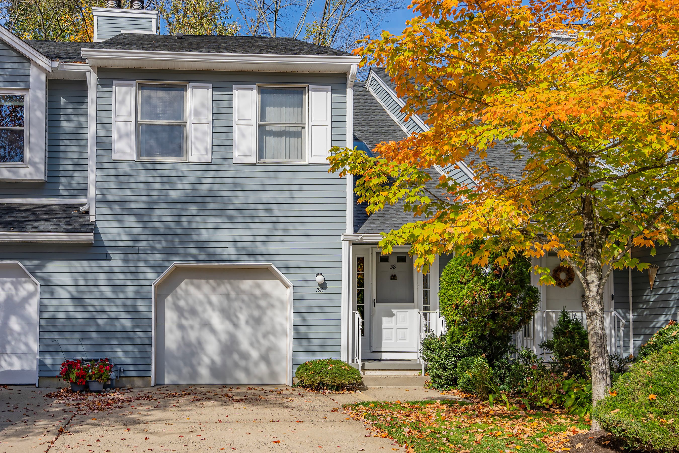 38 Essex Dr
