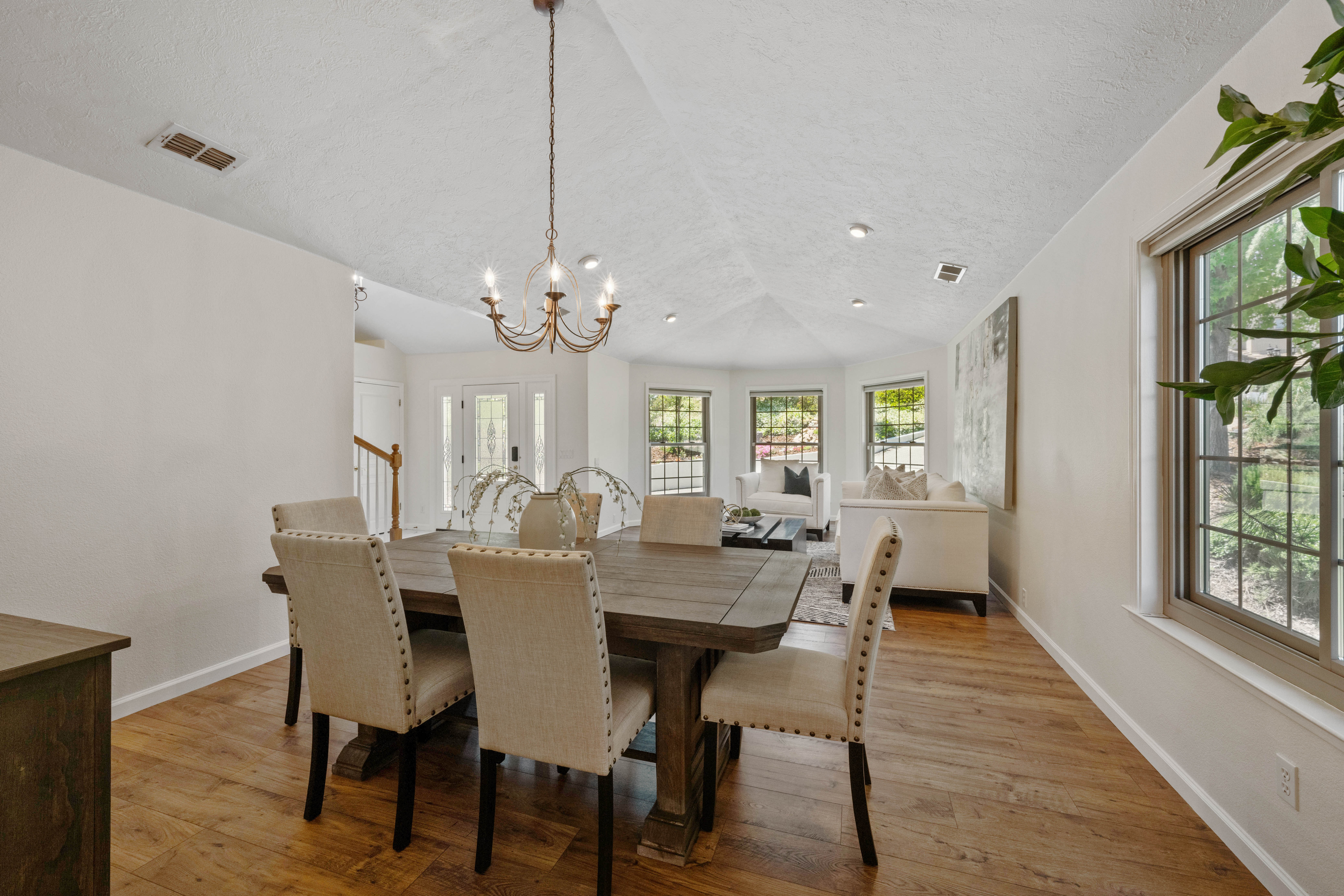 3205 Warren Lane 