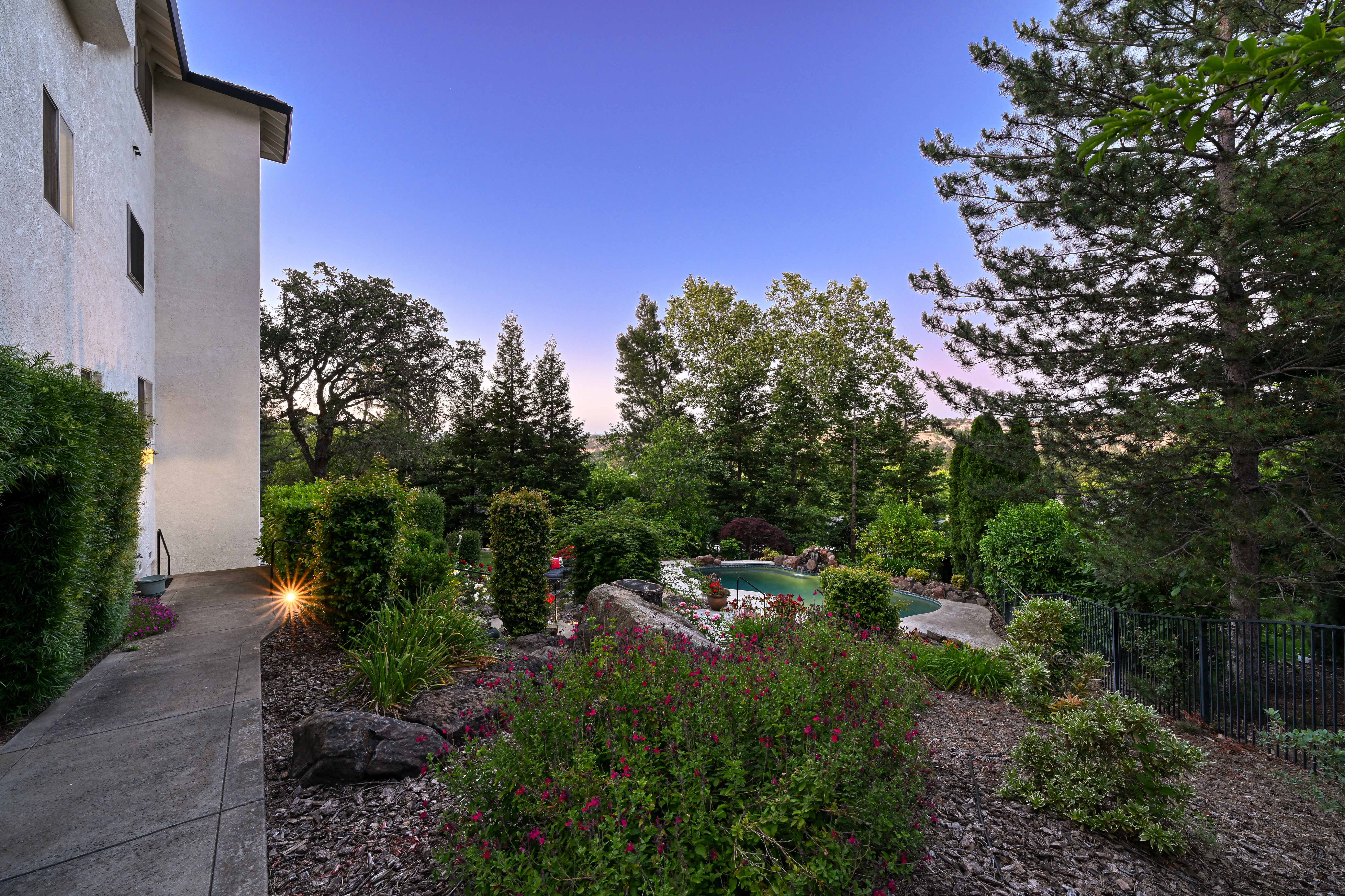 3205 Warren Lane 
