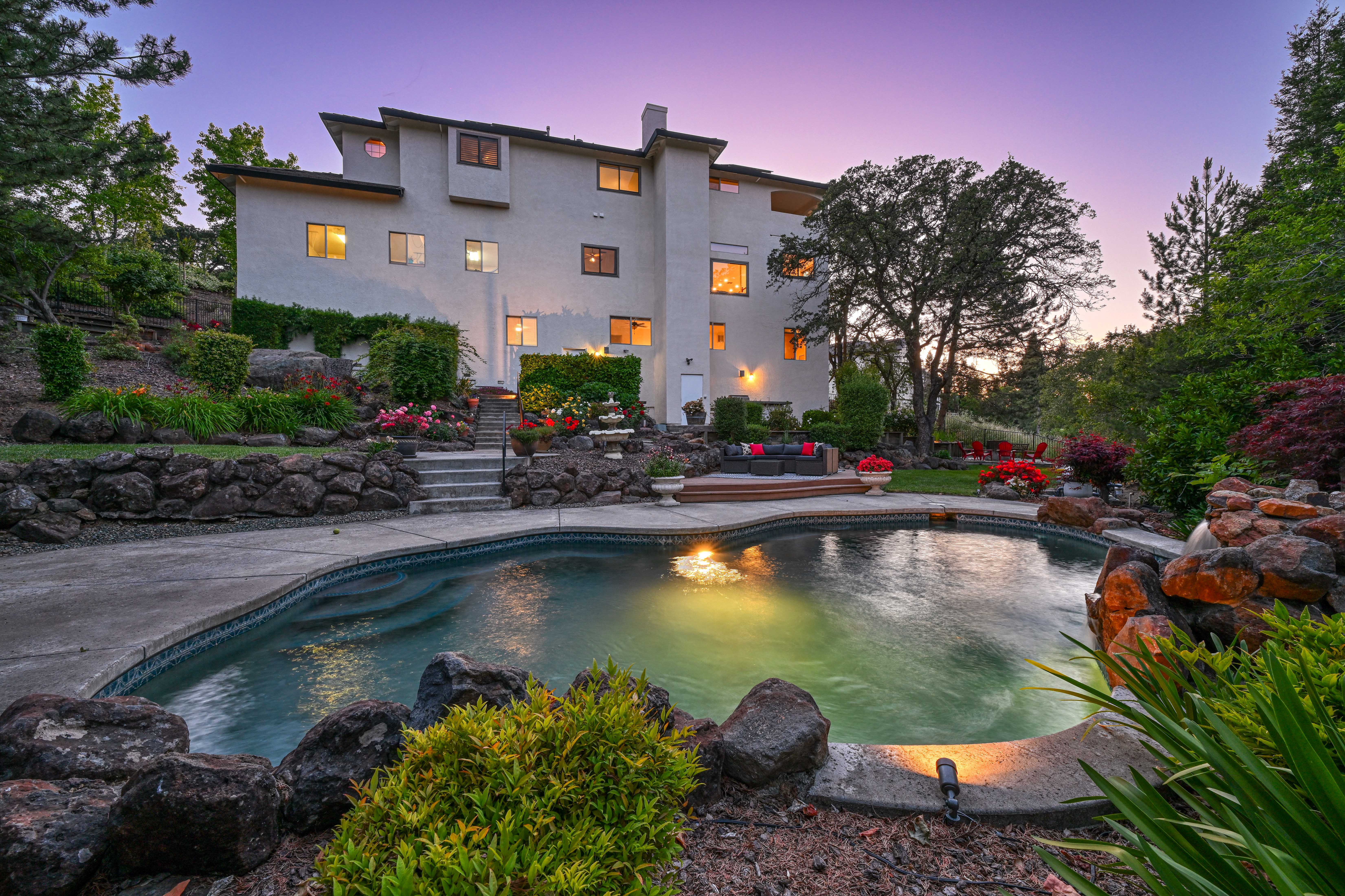3205 Warren Lane 