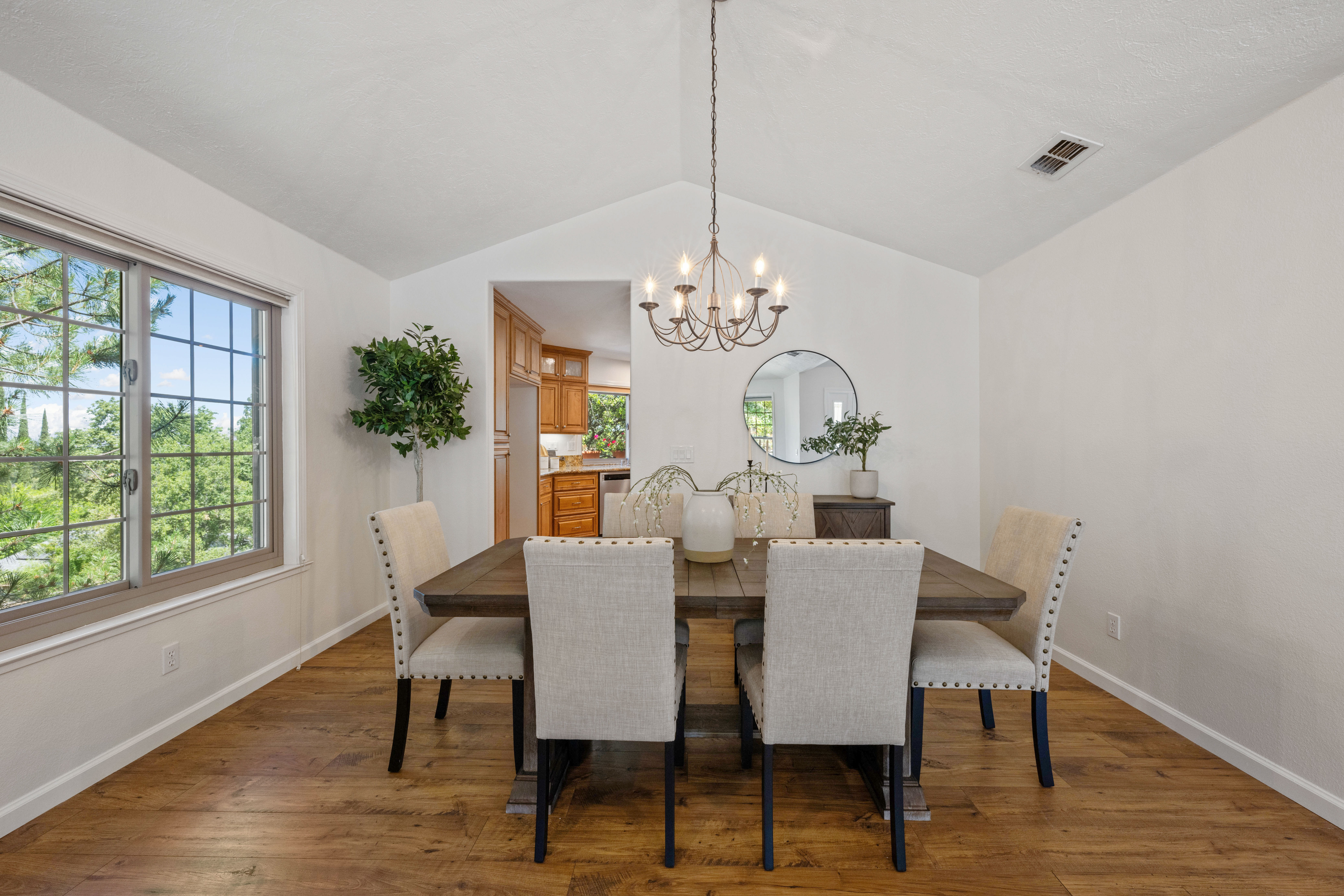 3205 Warren Lane 