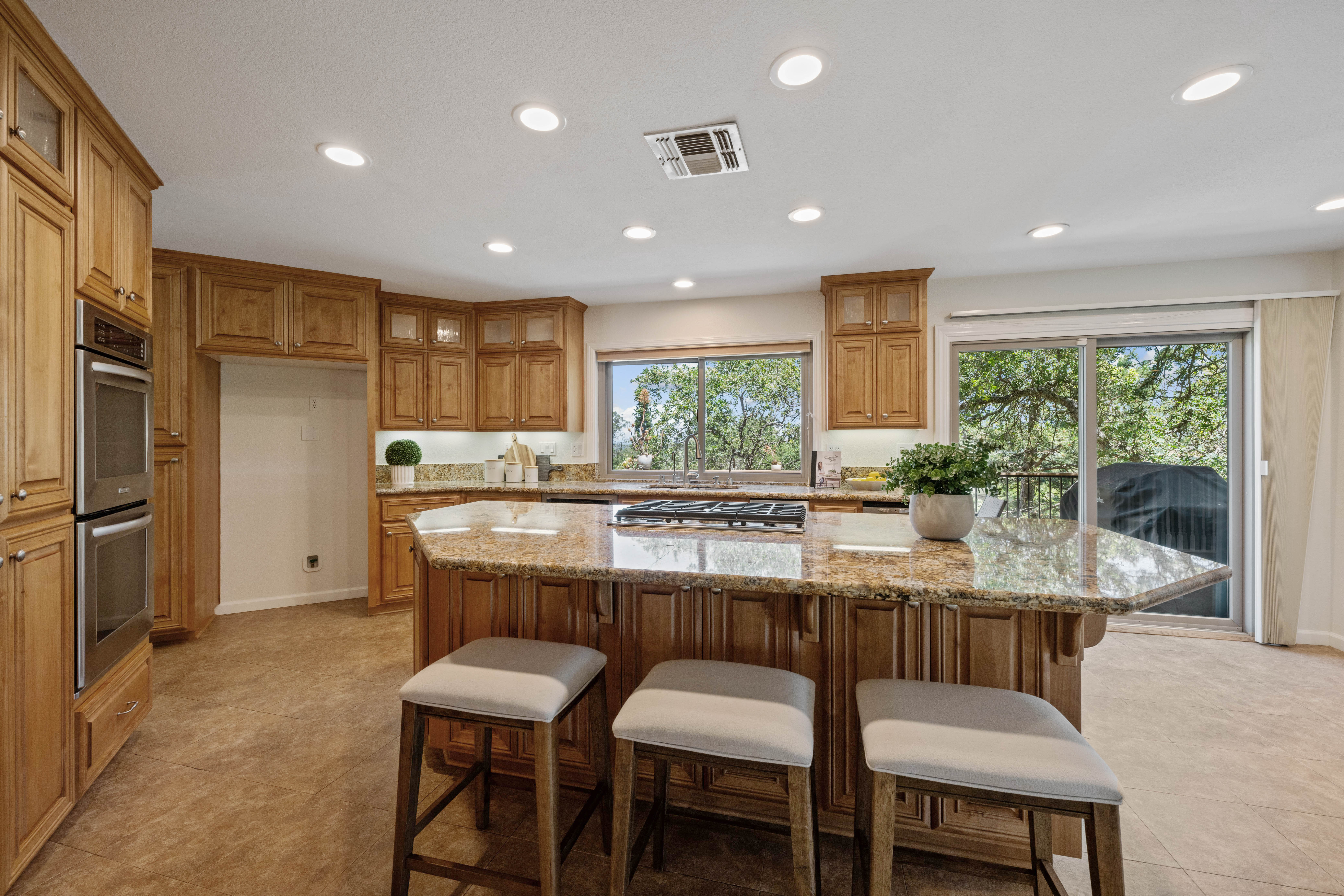 3205 Warren Lane 