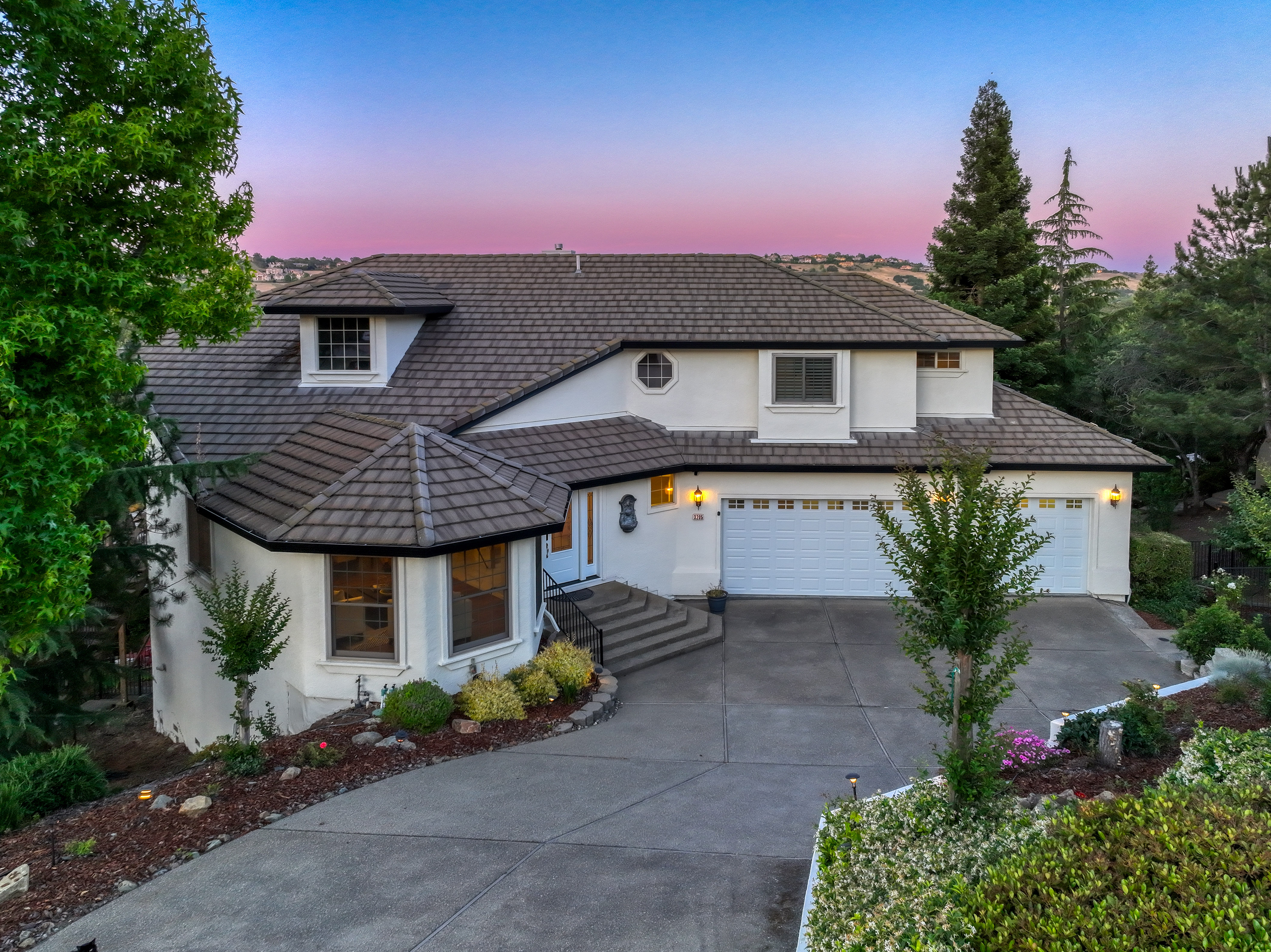3205 Warren Lane 