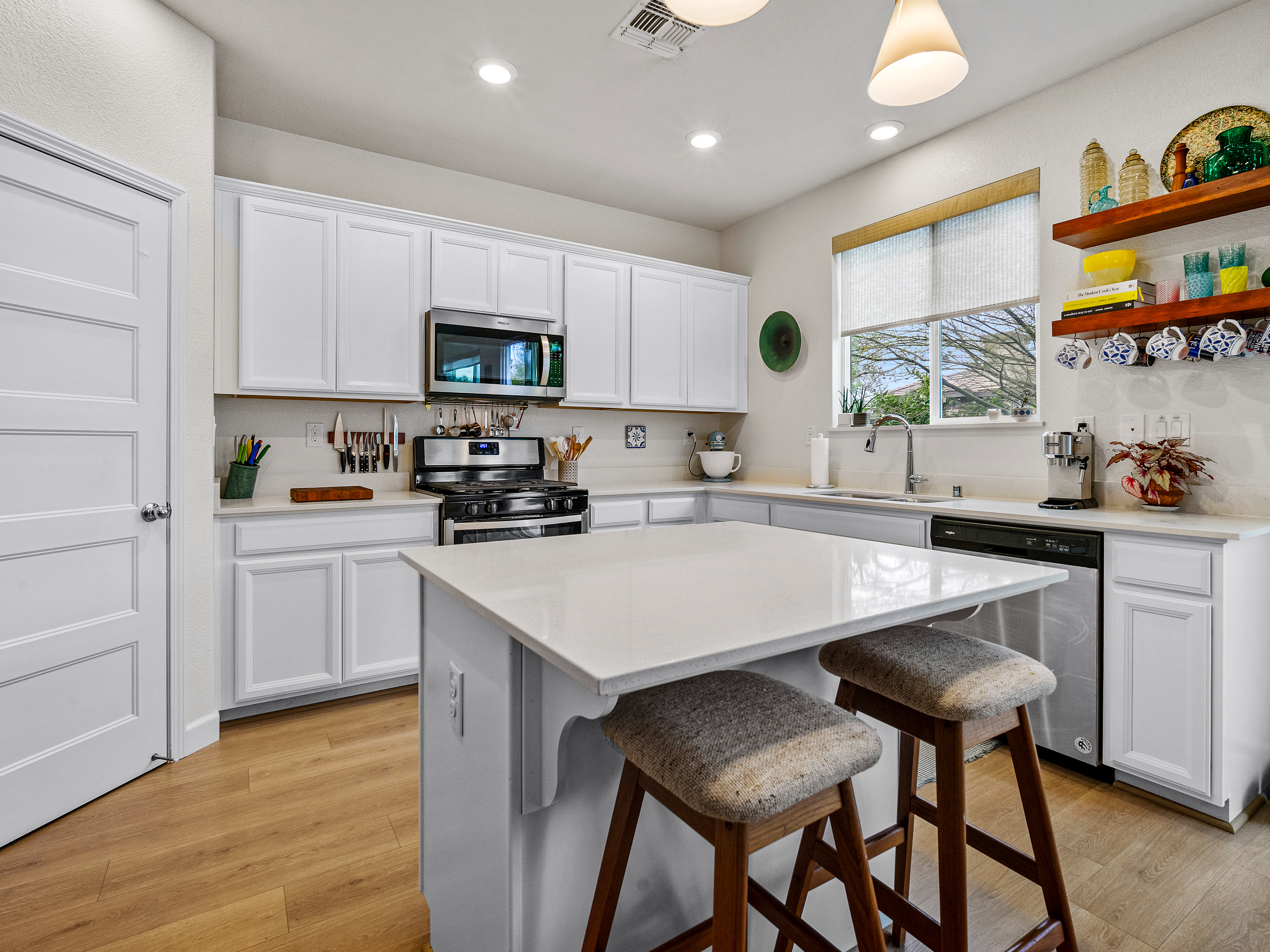 6128 Mehrten Circle 