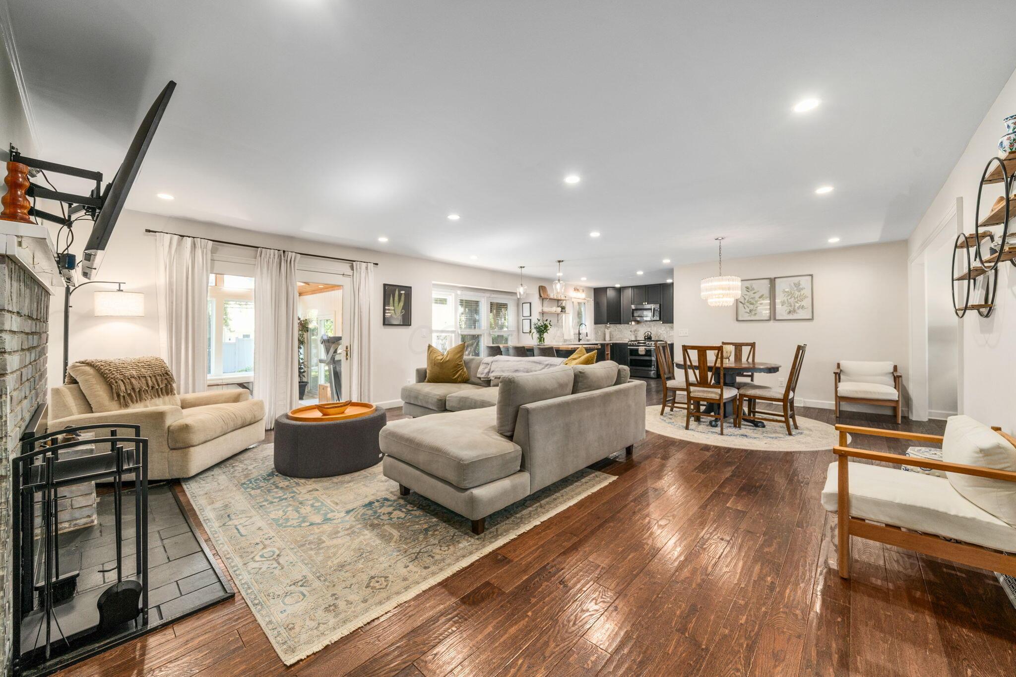 3715 Henderson Road