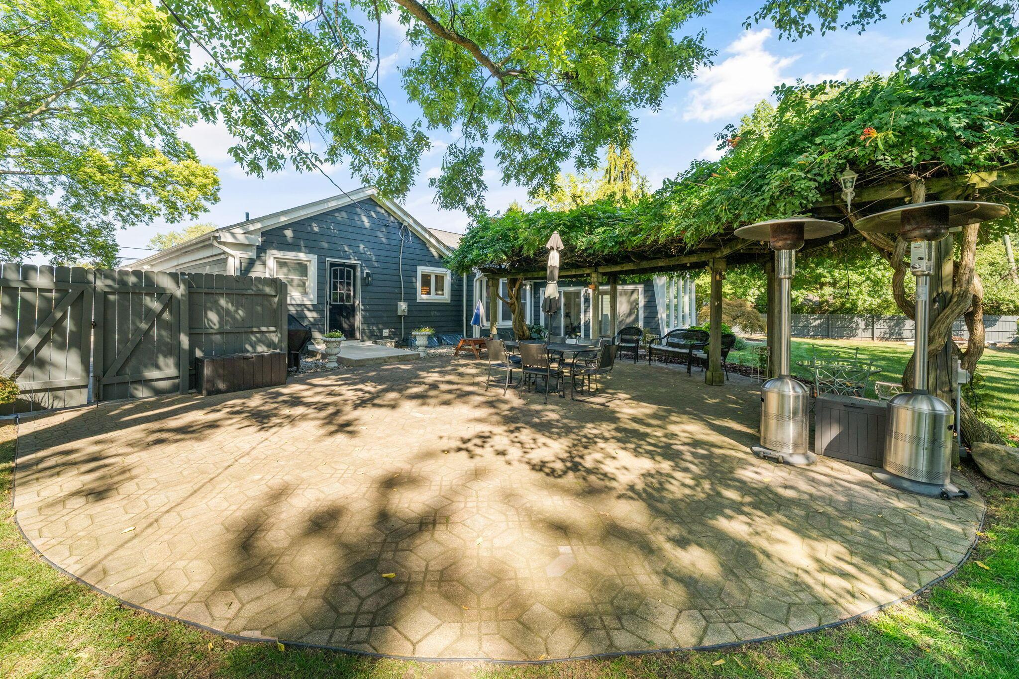 3715 Henderson Road