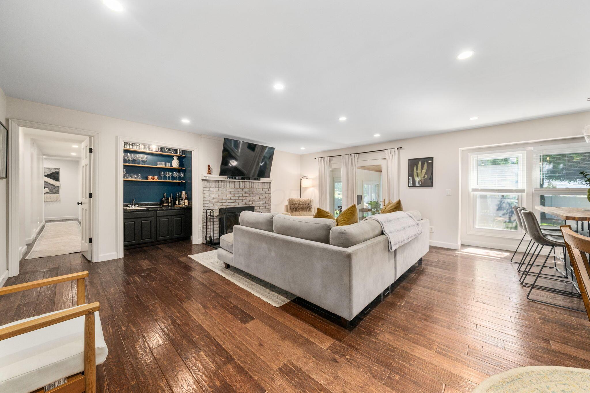 3715 Henderson Road