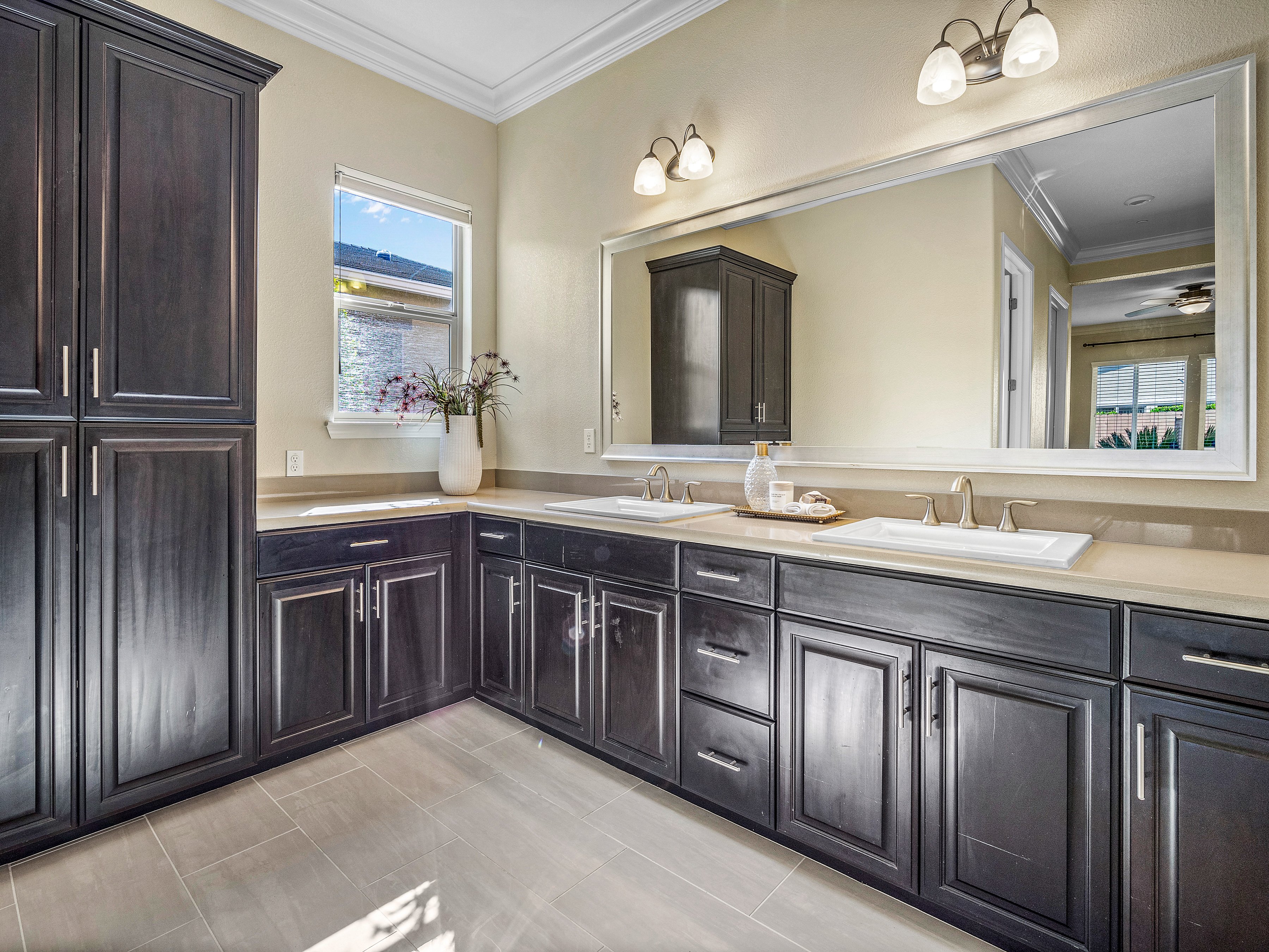 5118 Hollister Loop 