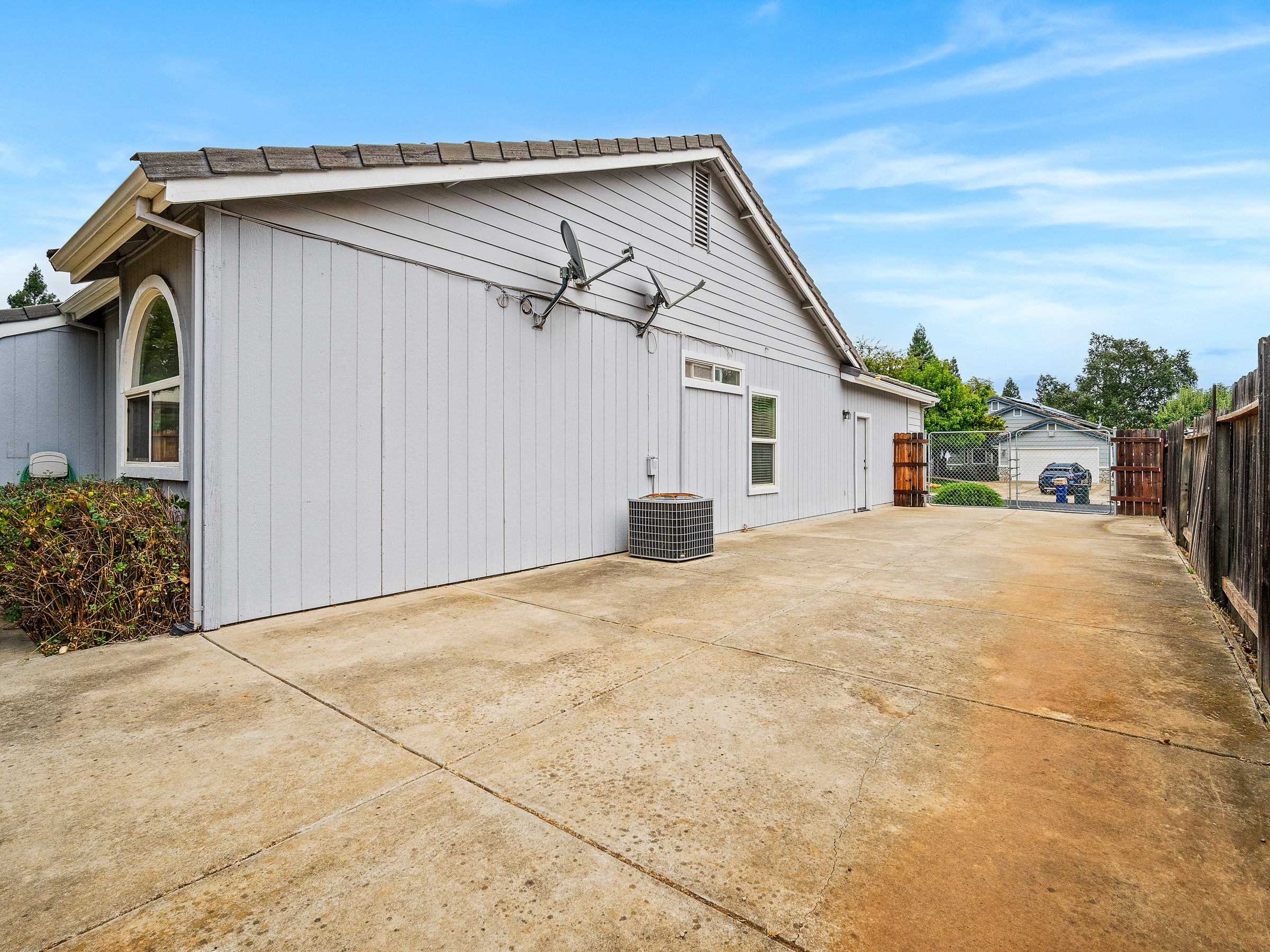 335 Edgebrook Drive 