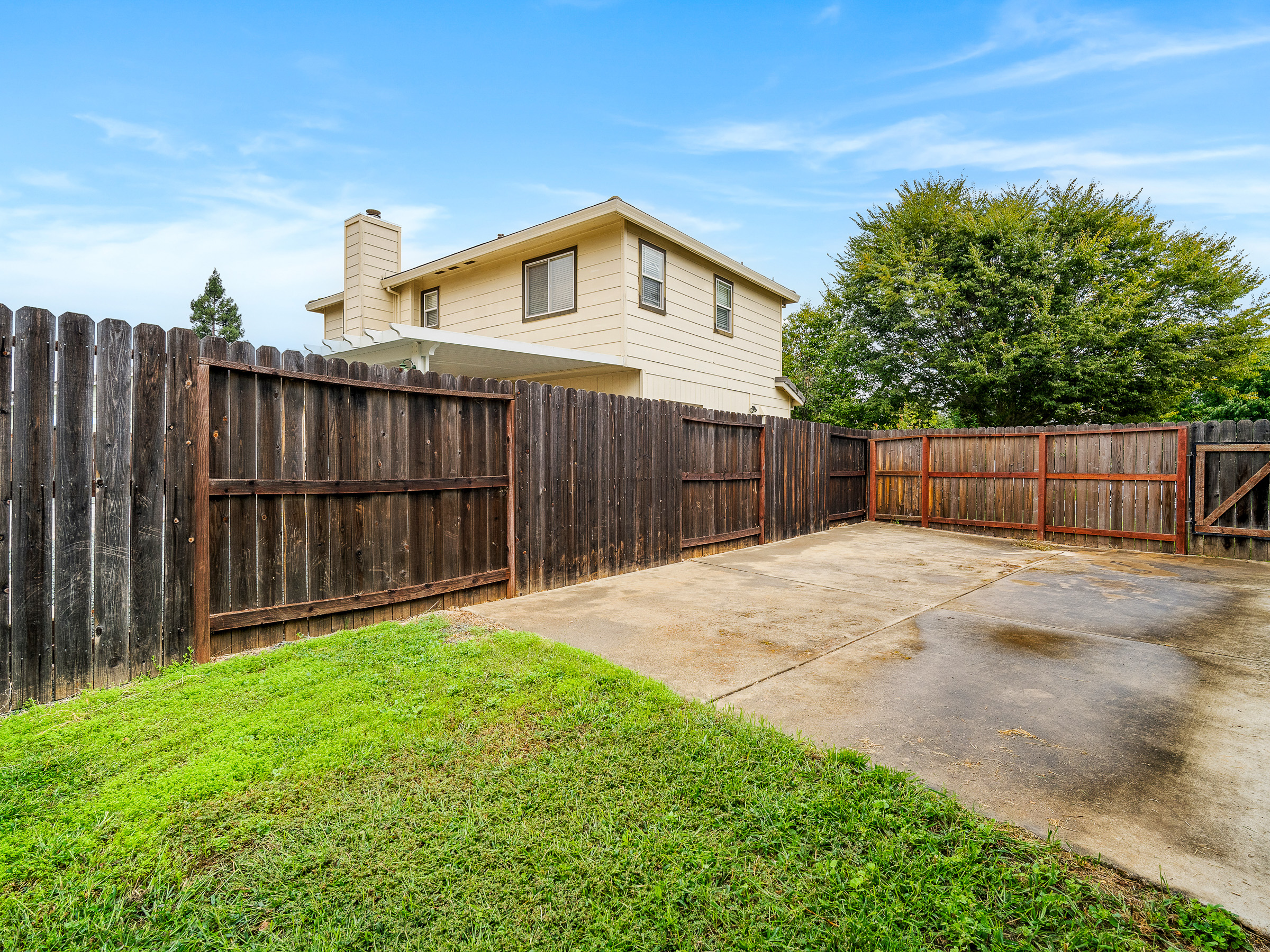 335 Edgebrook Drive 