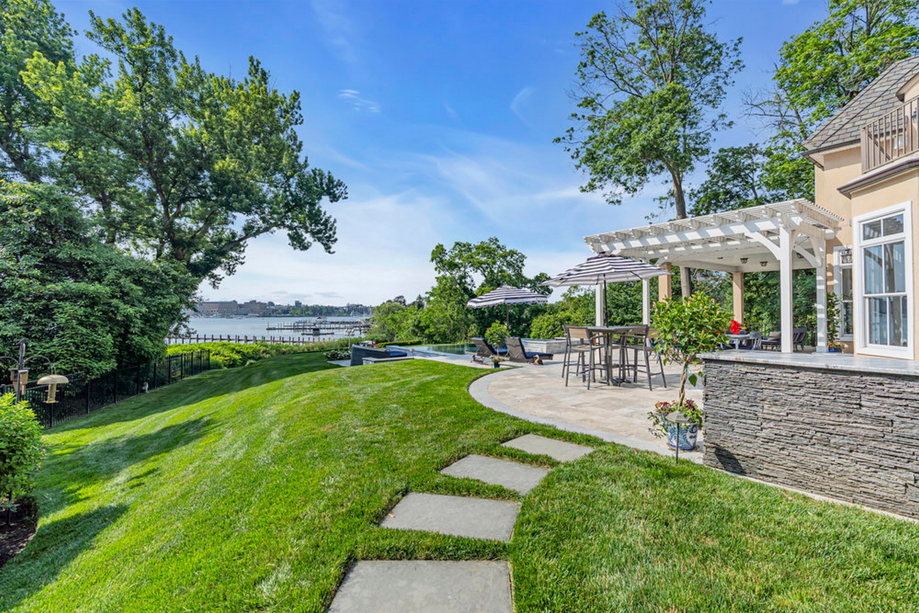 51 Blossom Cove Rd