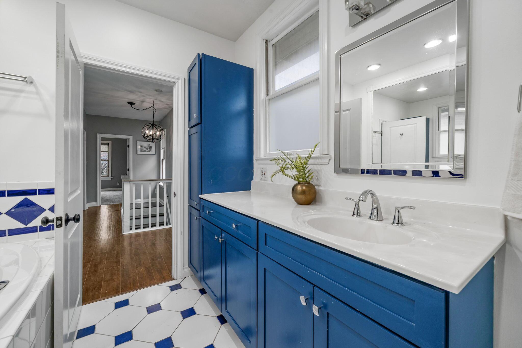 316 W 3rd Avenue