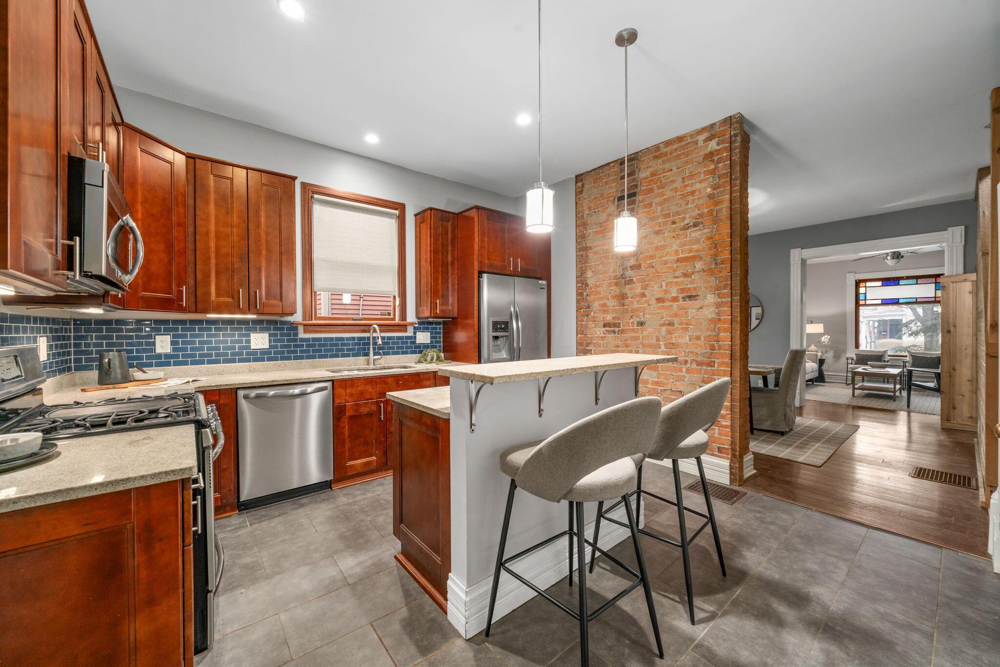 316 W 3rd Avenue