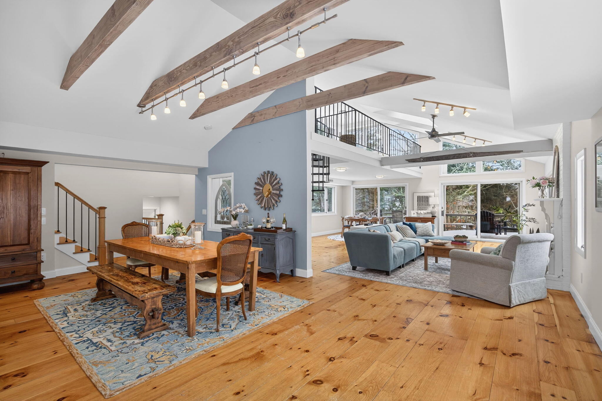 345 Cove Road 