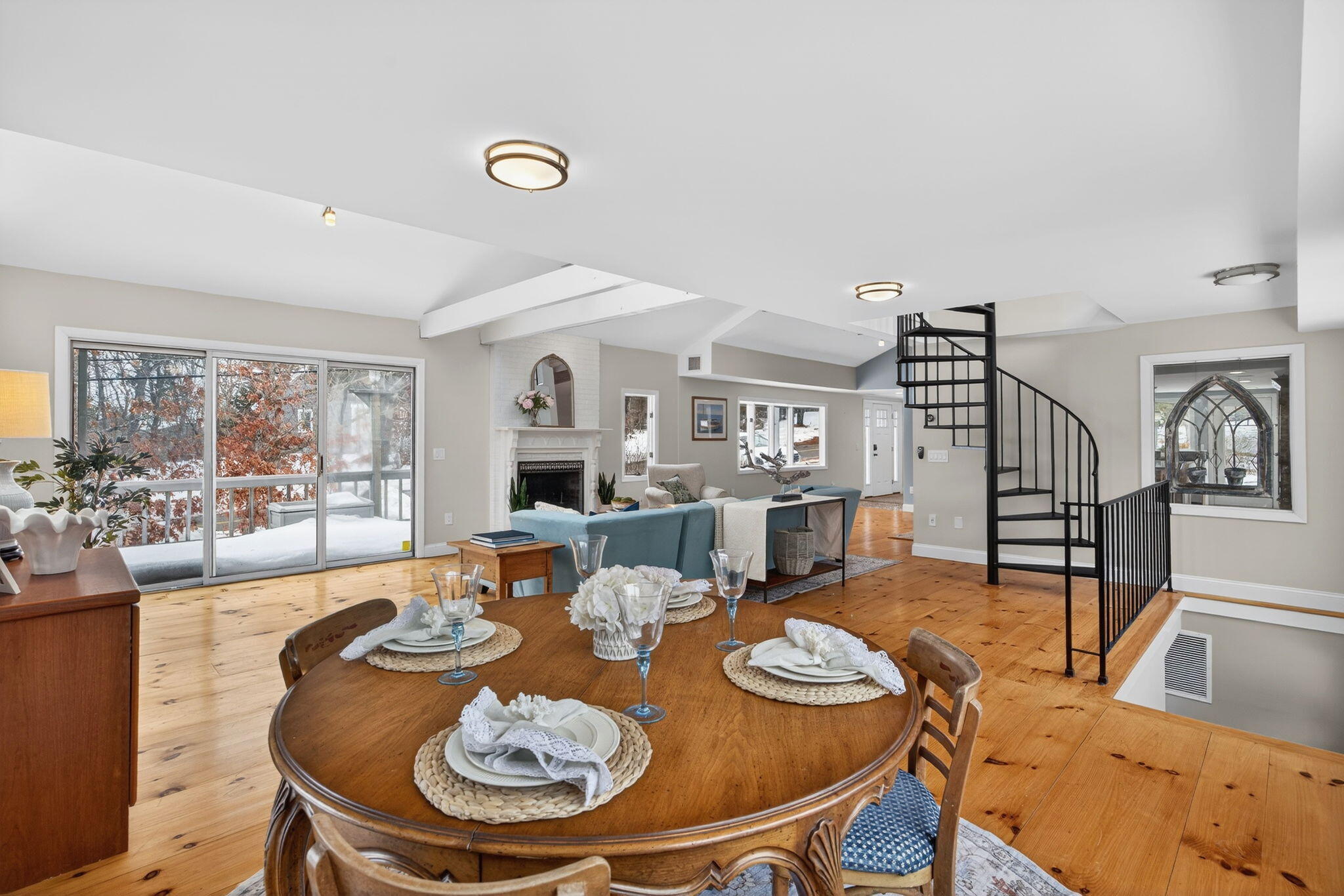 345 Cove Road 