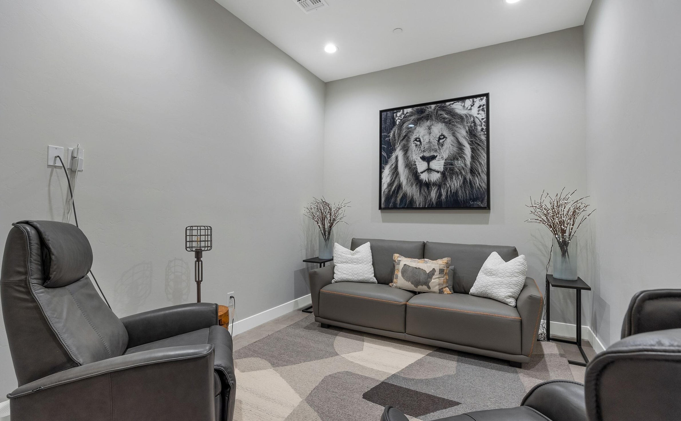 5445 N Yvon Heights Place 