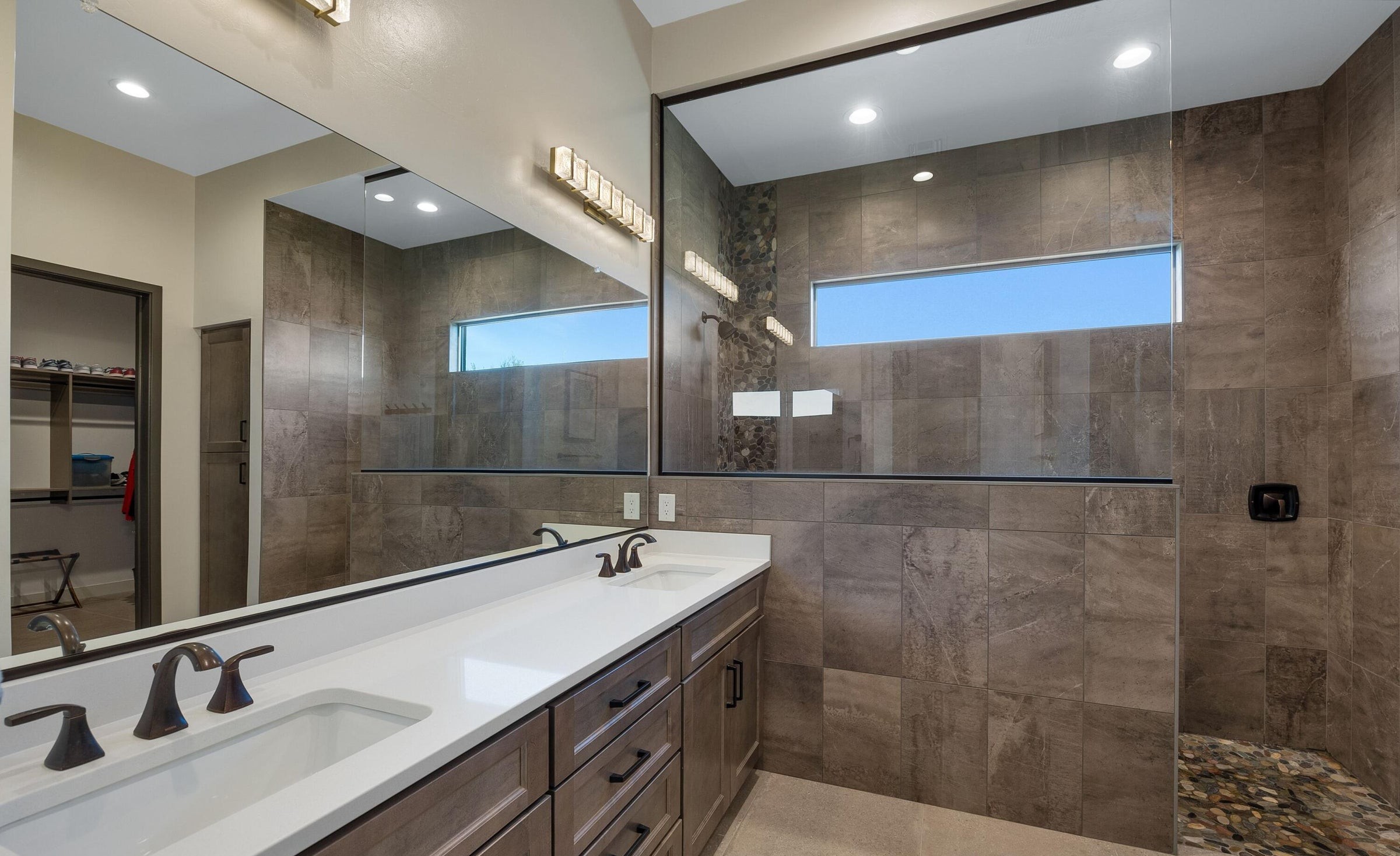 5445 N Yvon Heights Place 