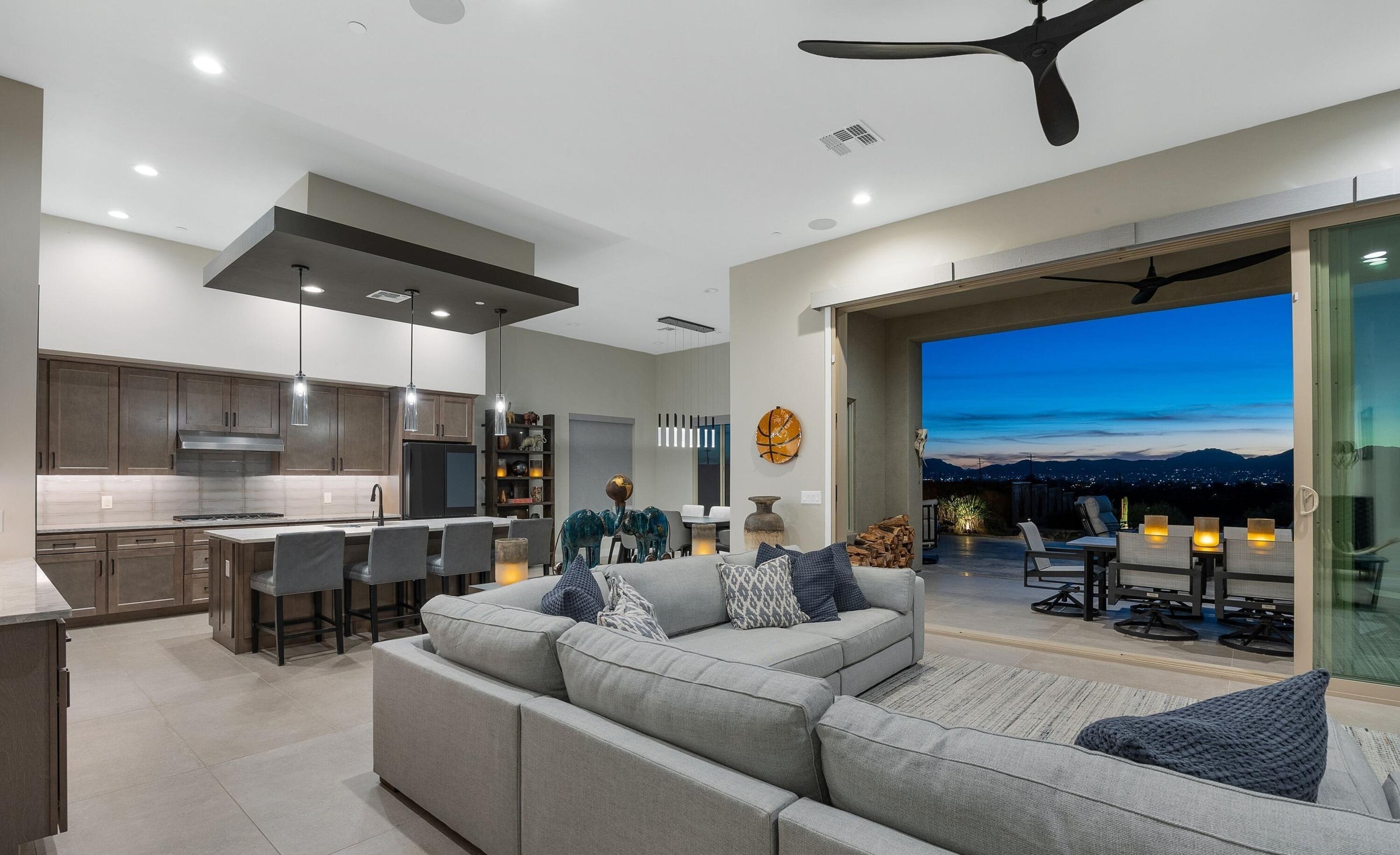 5445 N Yvon Heights Place 