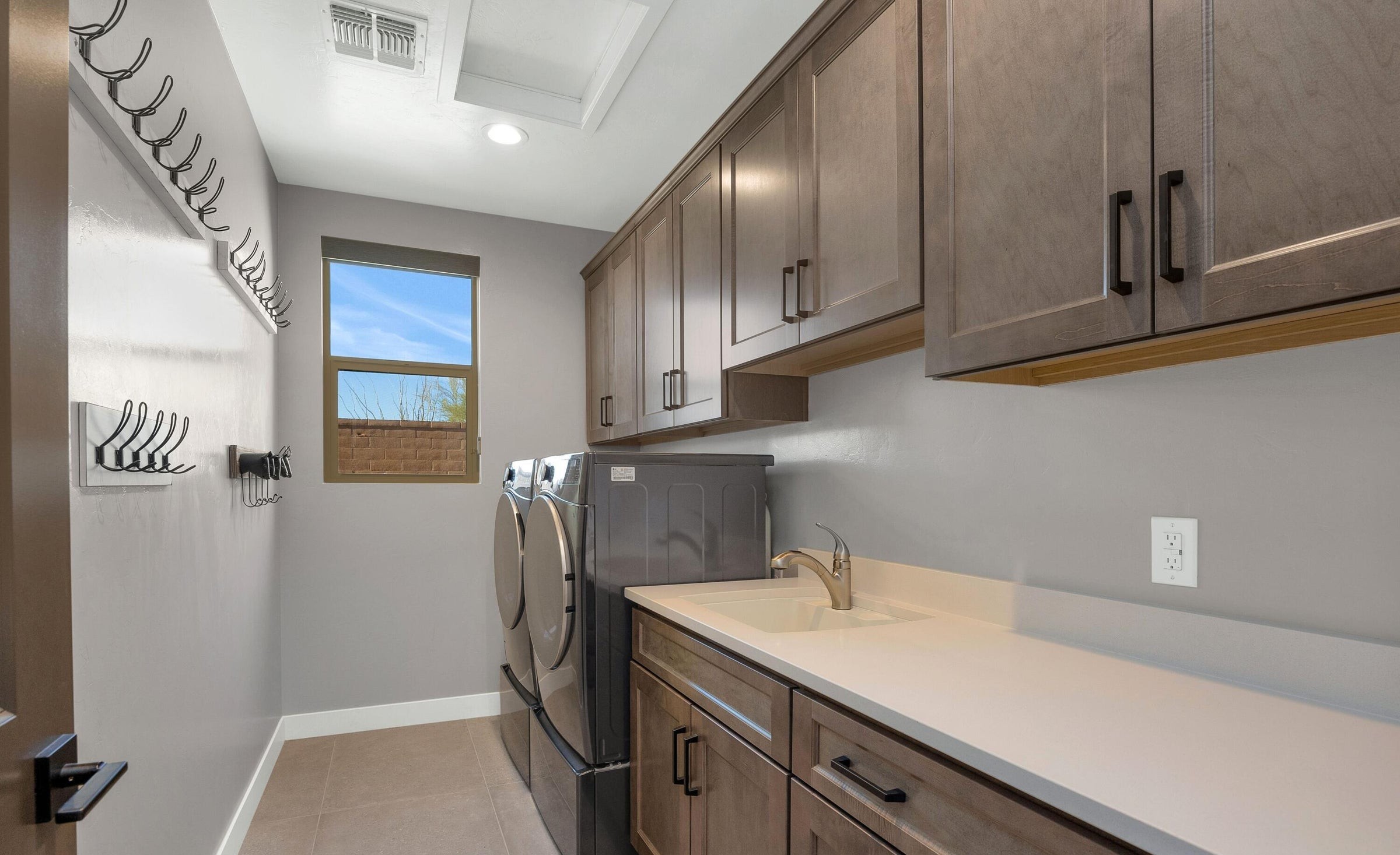 5445 N Yvon Heights Place 