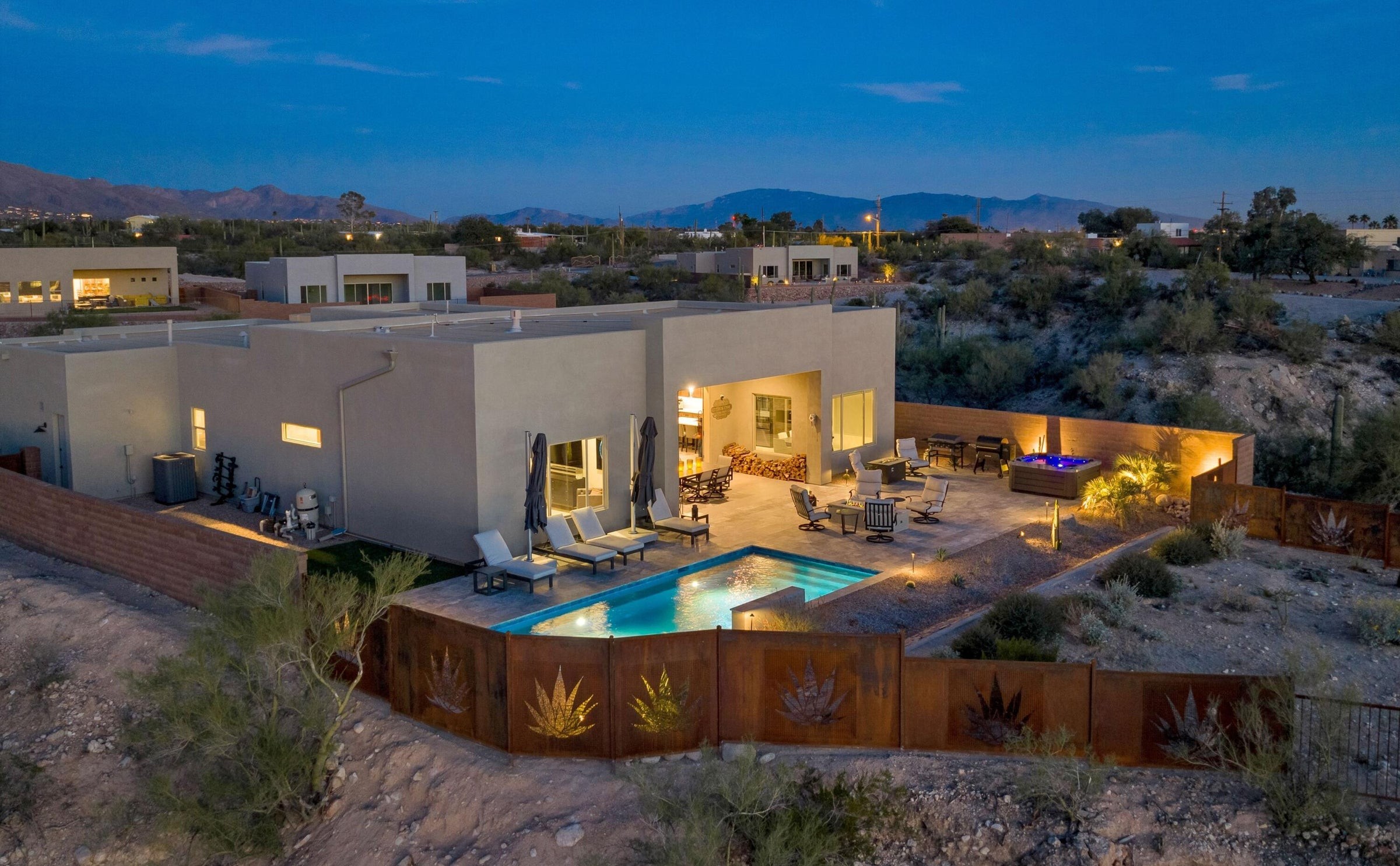 5445 N Yvon Heights Place 