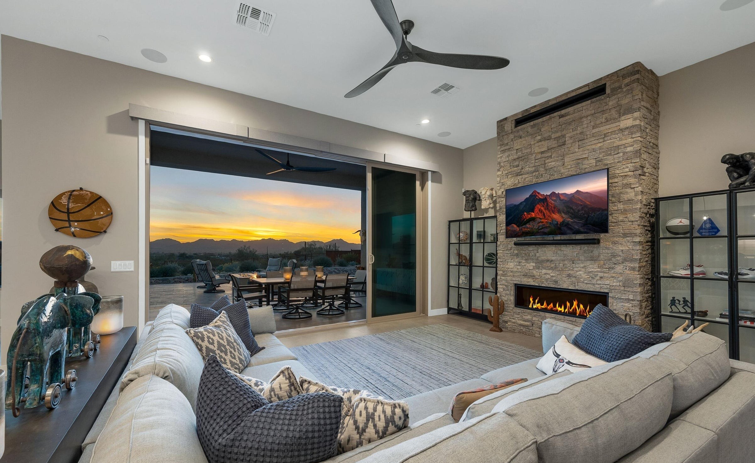 5445 N Yvon Heights Place 