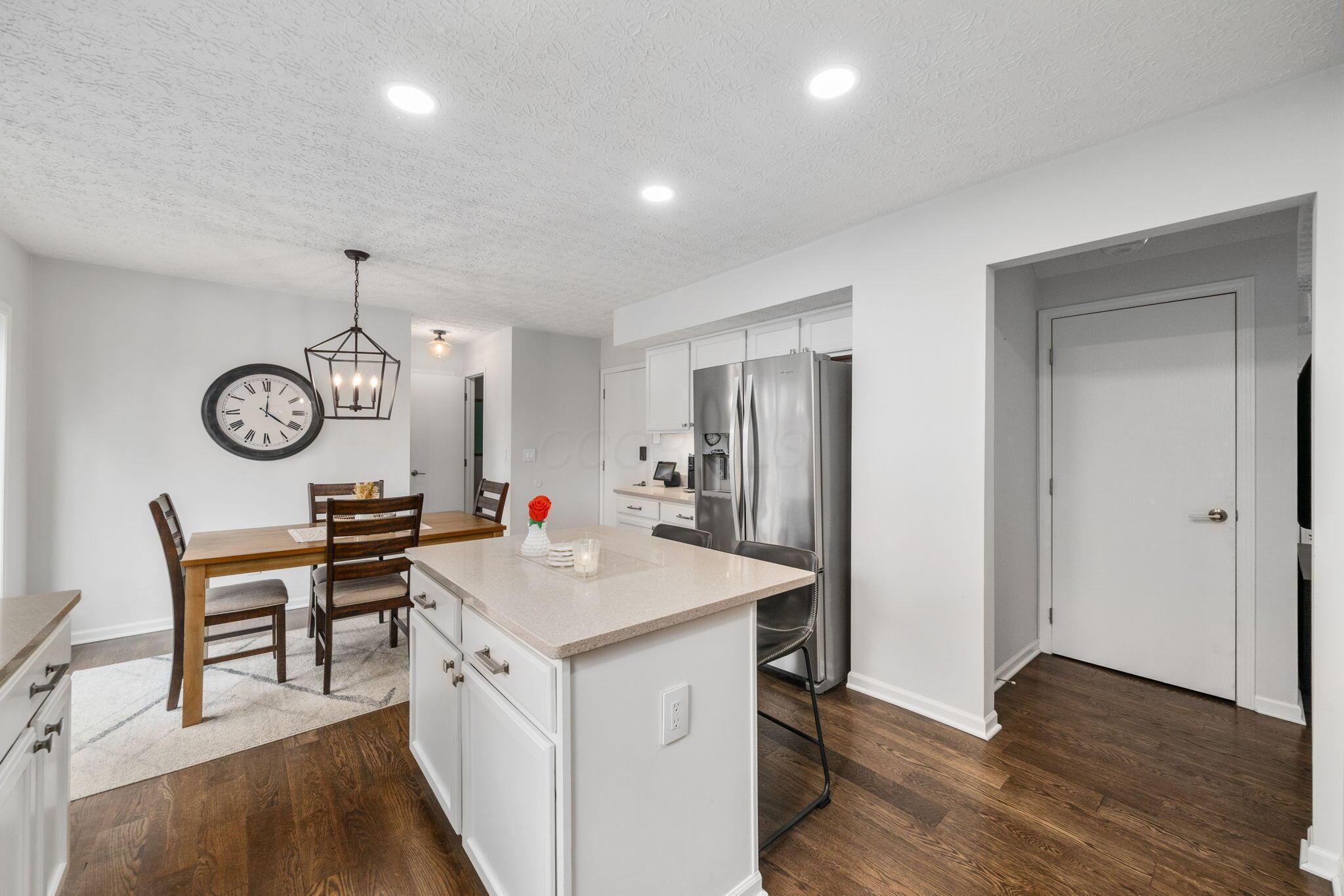 7555 Dover Ridge Court