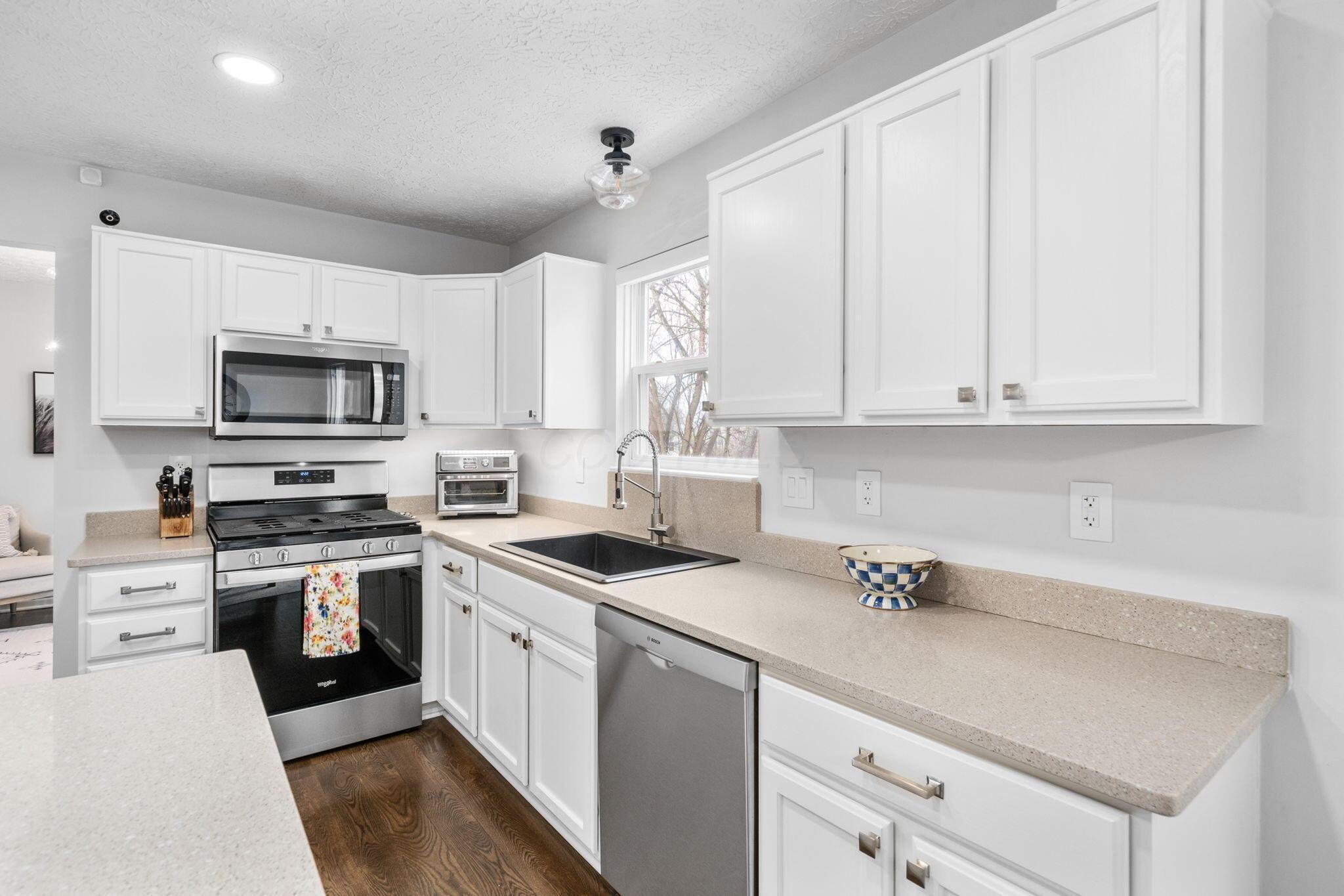 7555 Dover Ridge Court