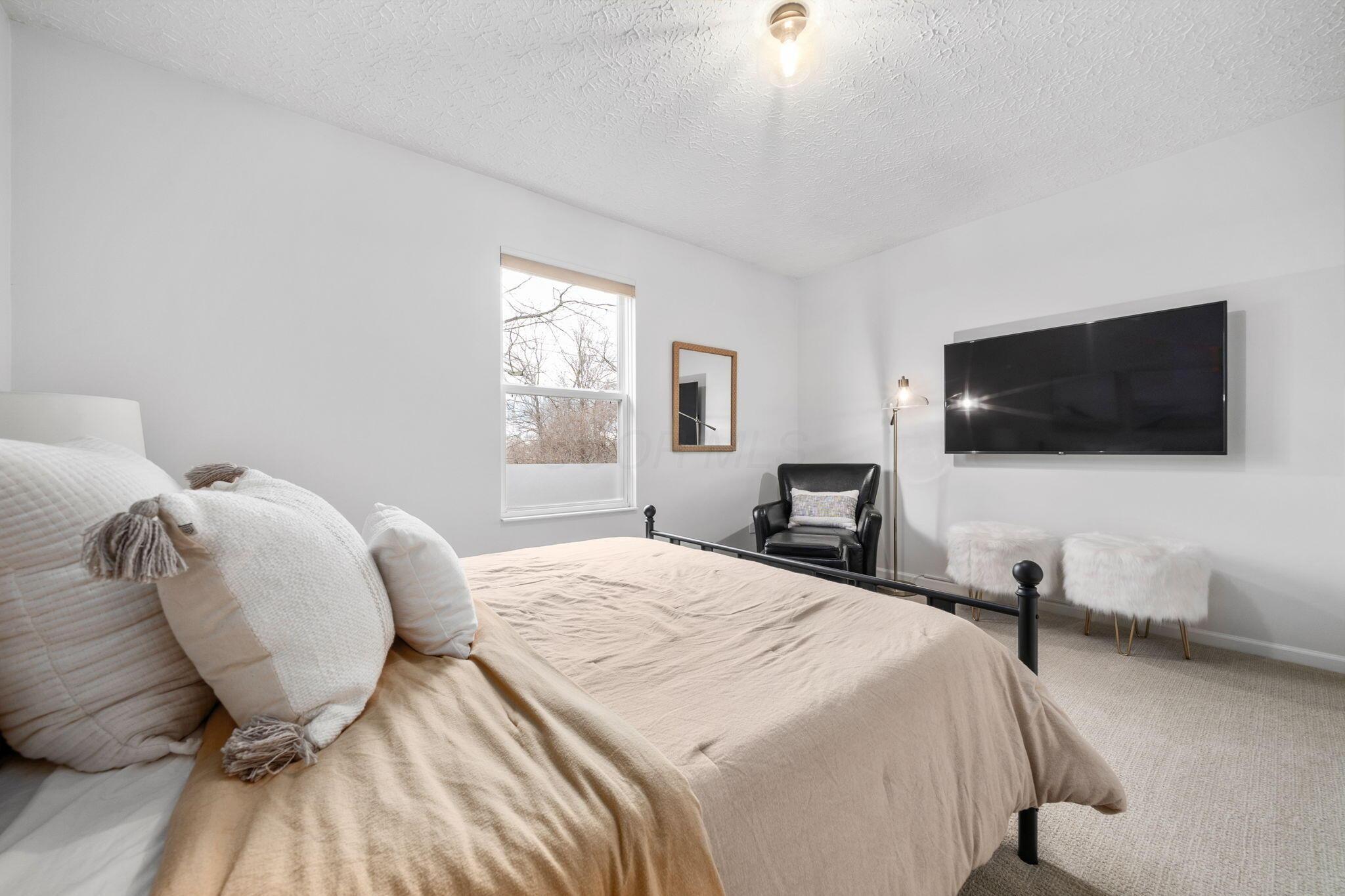 7555 Dover Ridge Court