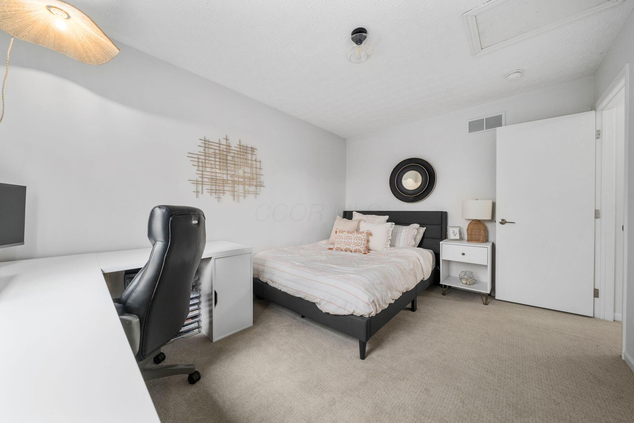 7555 Dover Ridge Court