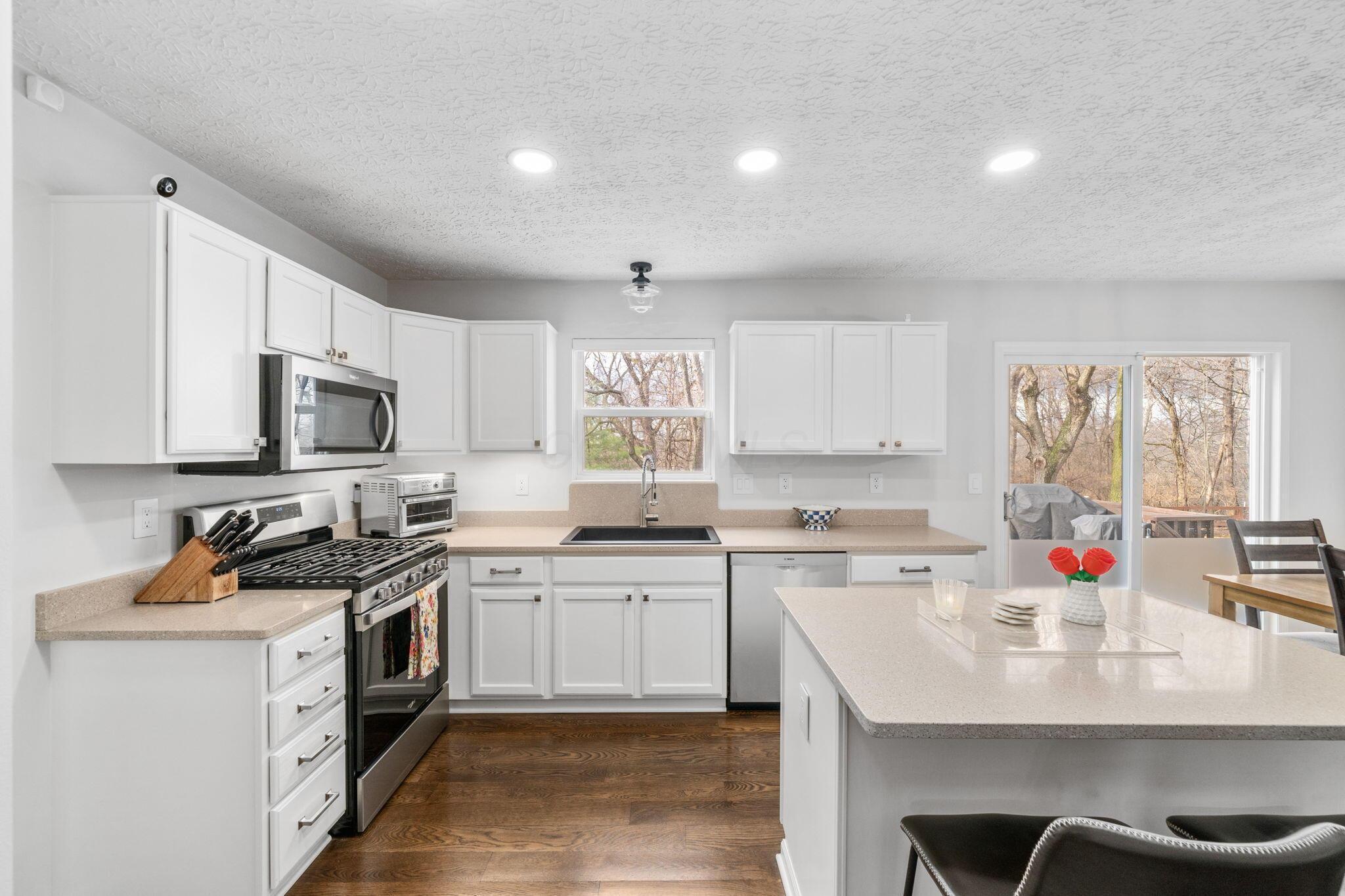 7555 Dover Ridge Court