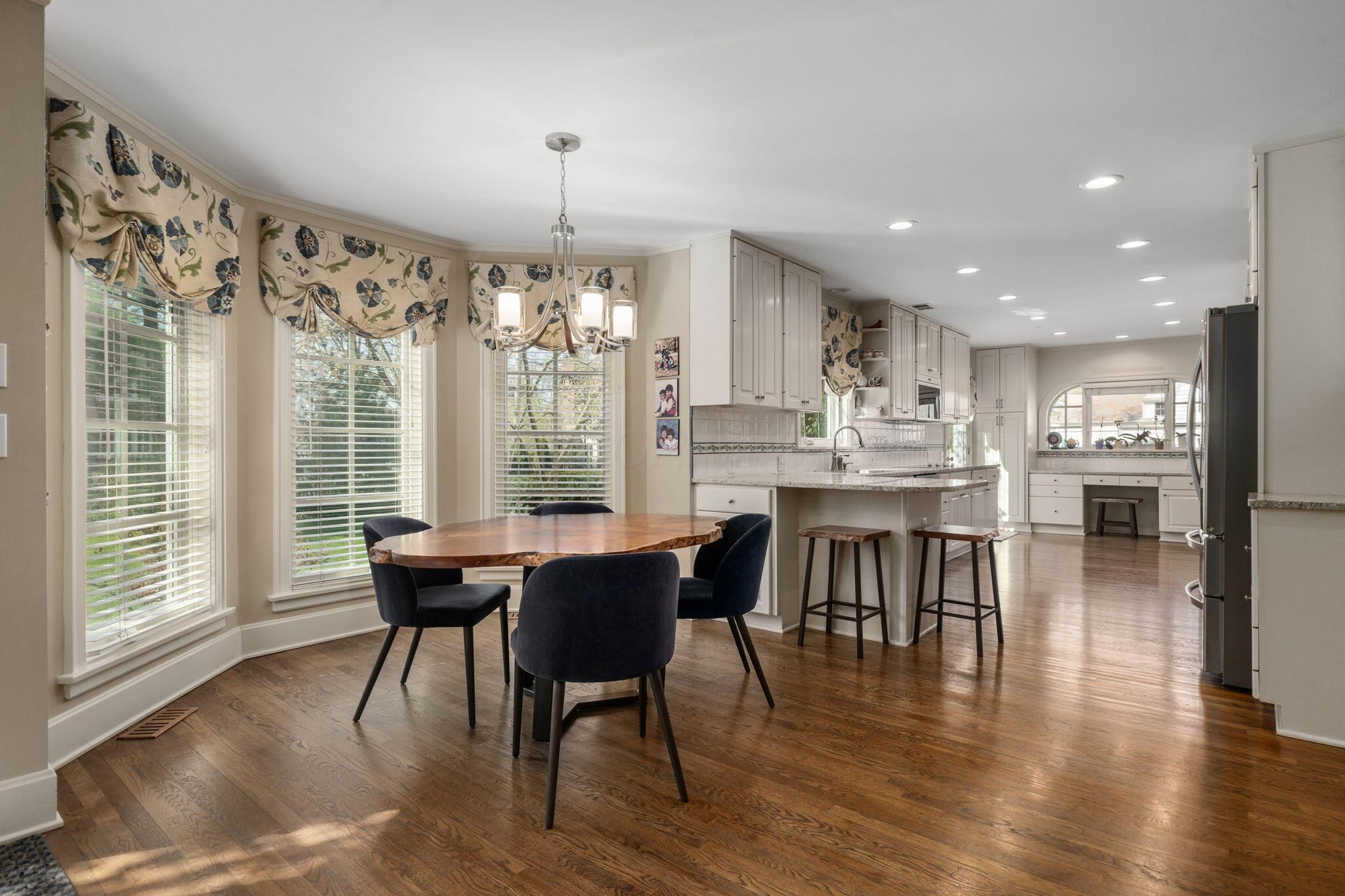2533 Bryden Road