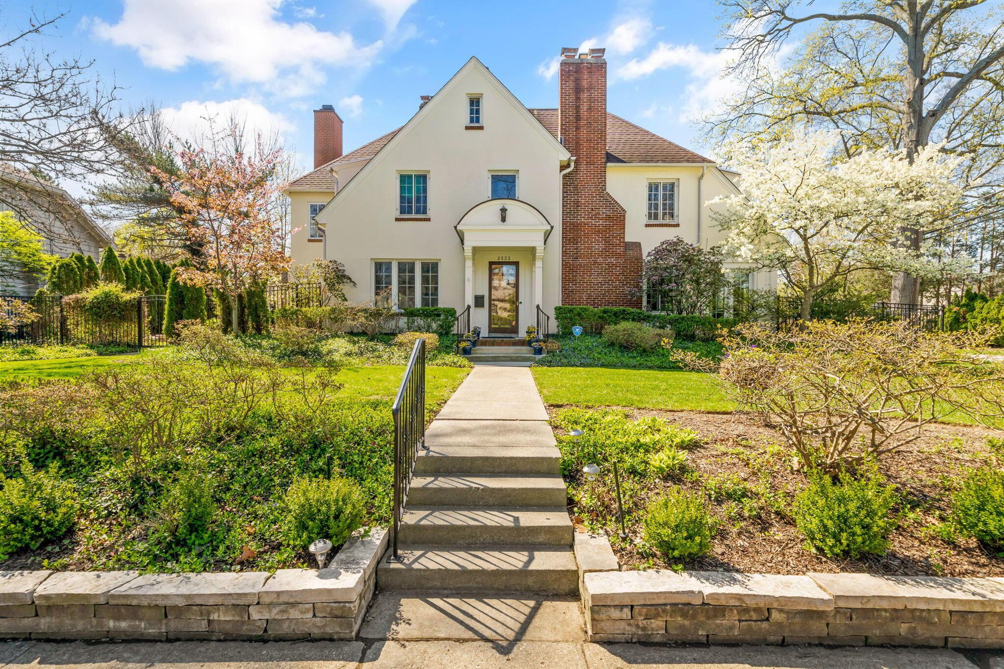 2533 Bryden Road