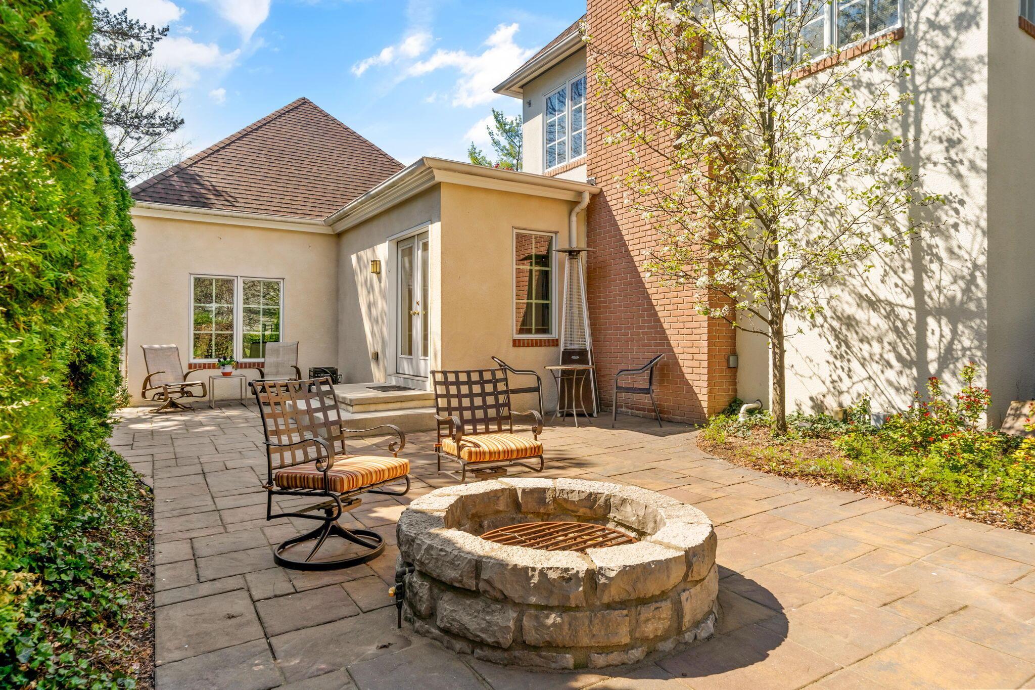 2533 Bryden Road
