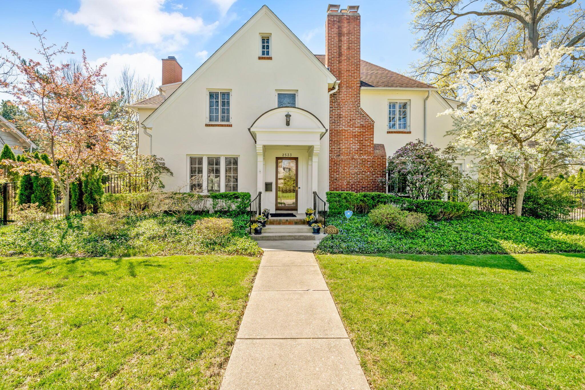 2533 Bryden Road