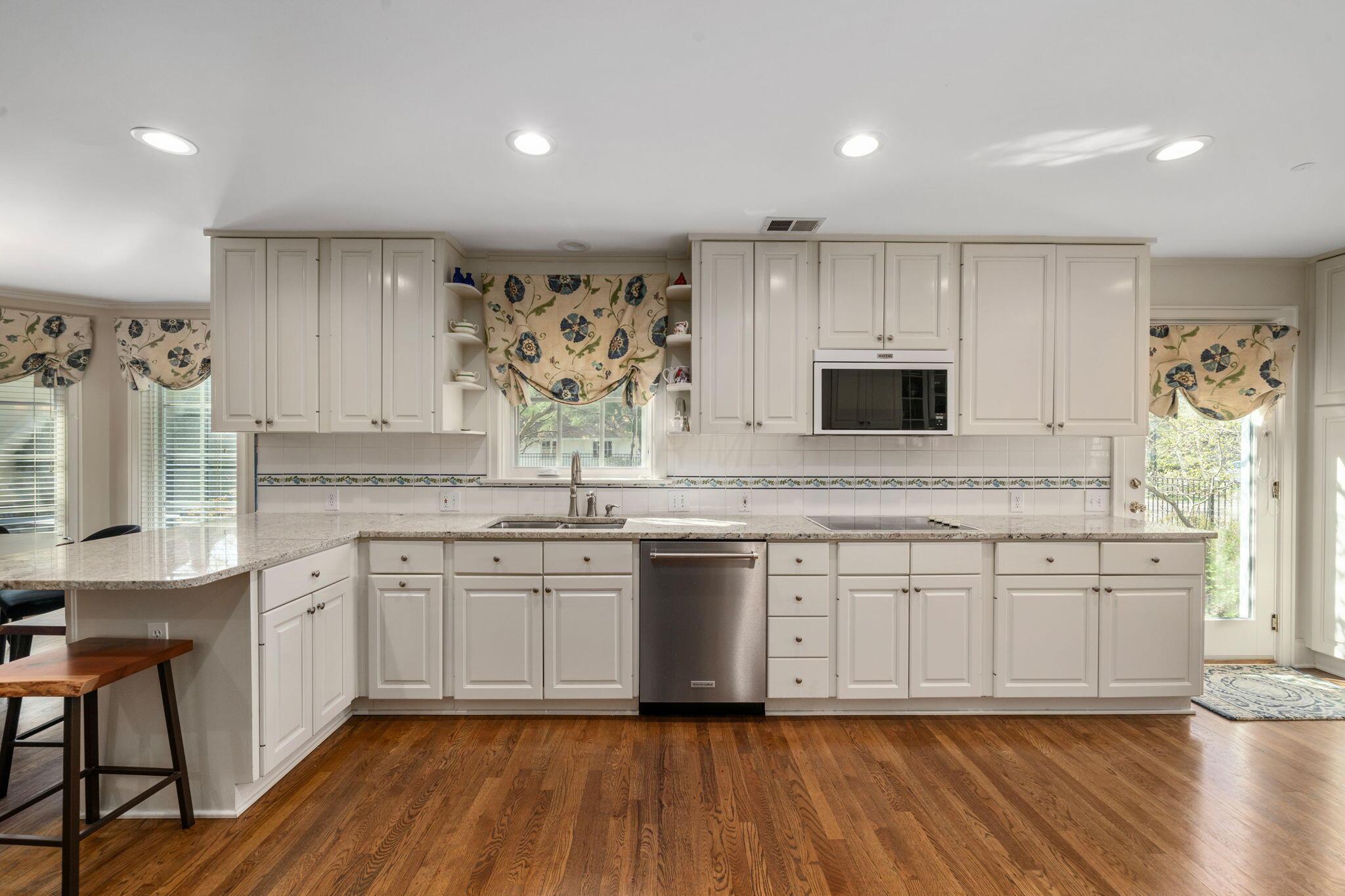 2533 Bryden Road