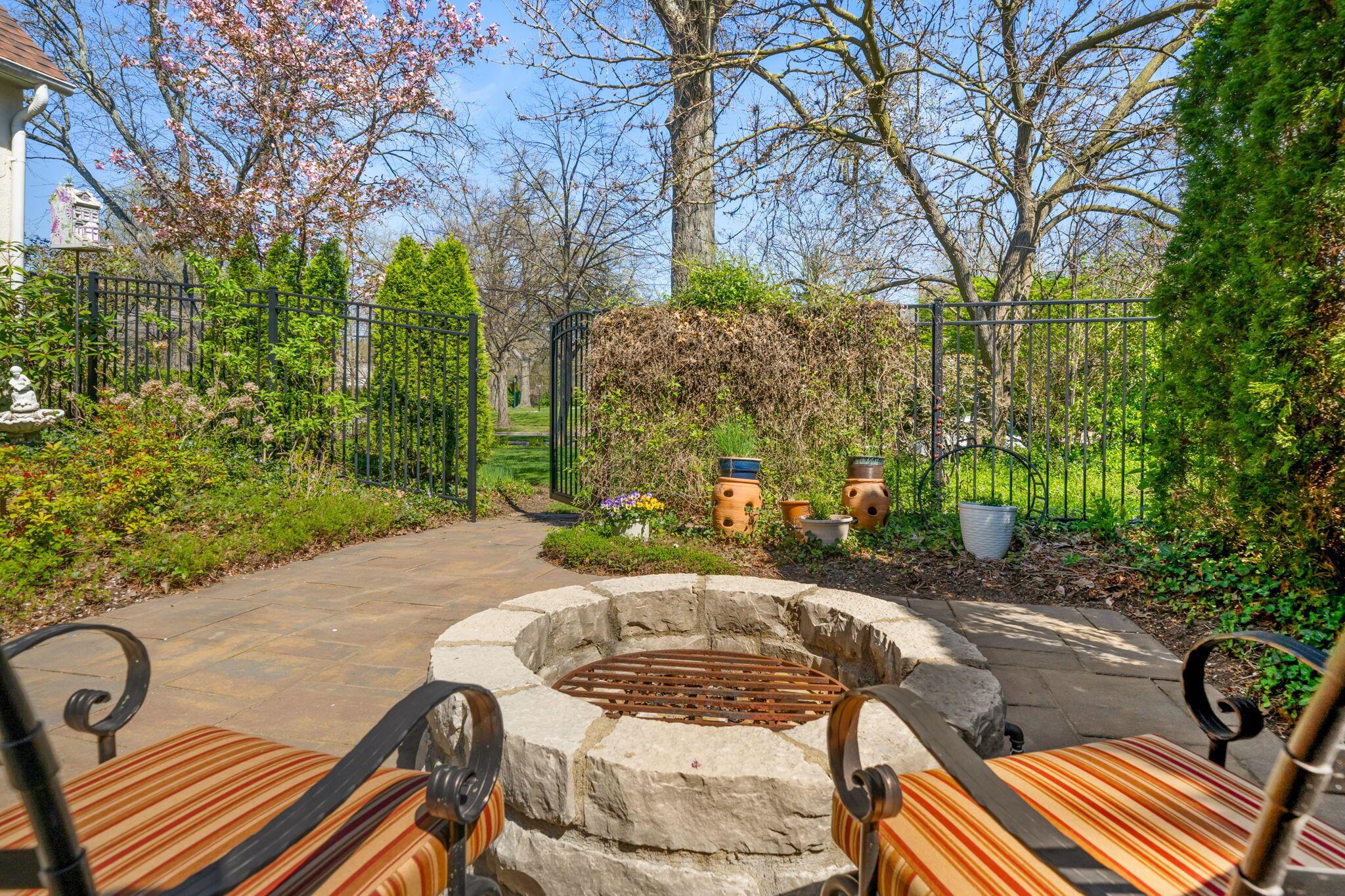 2533 Bryden Road