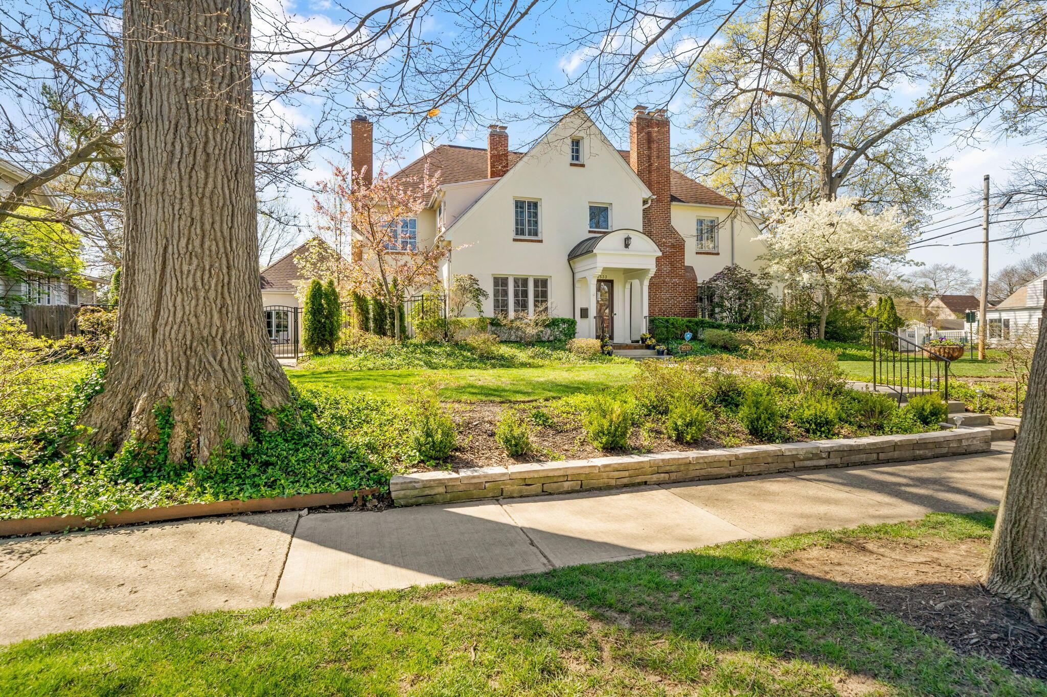 2533 Bryden Road