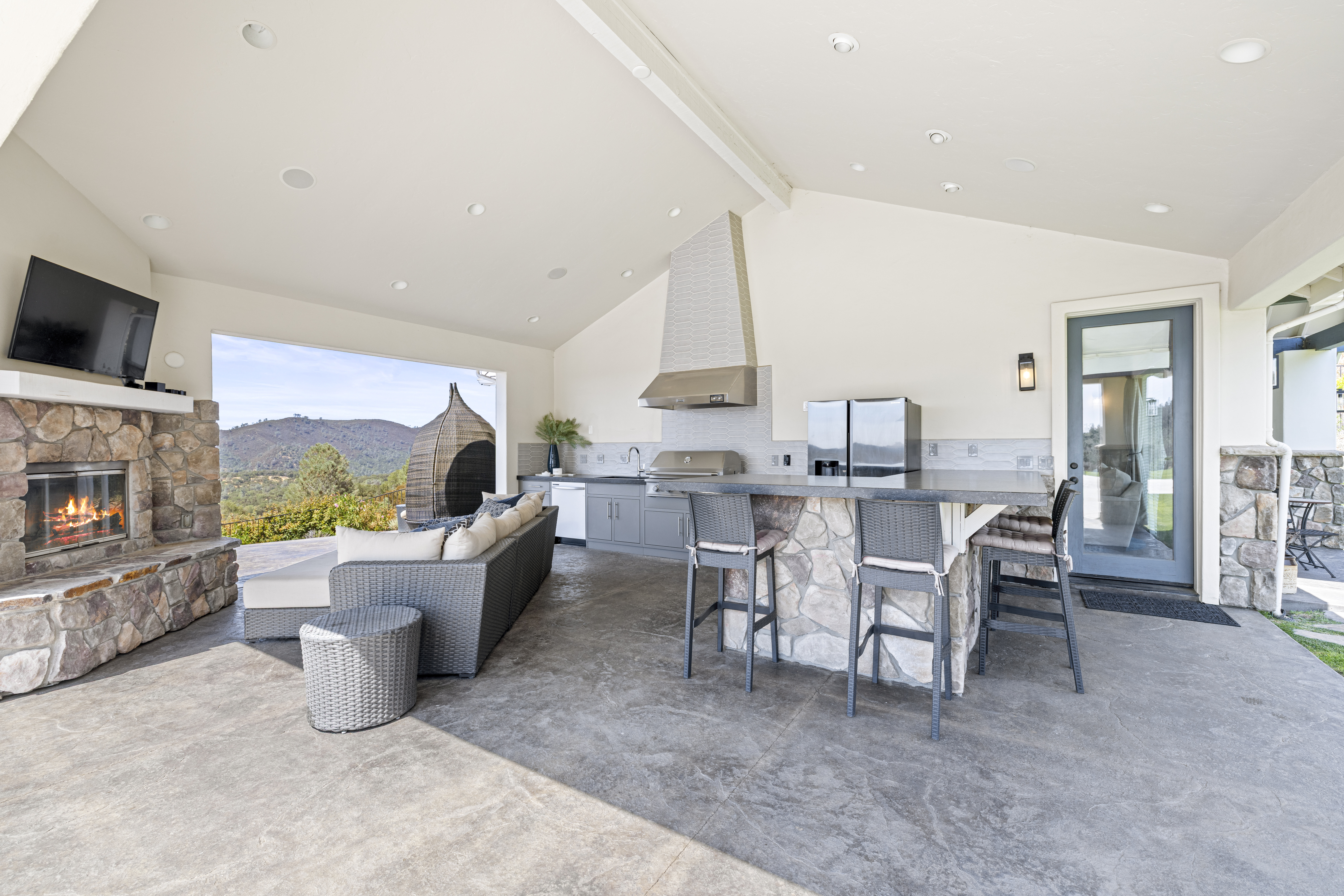2001 Salmon Valley Lane 
