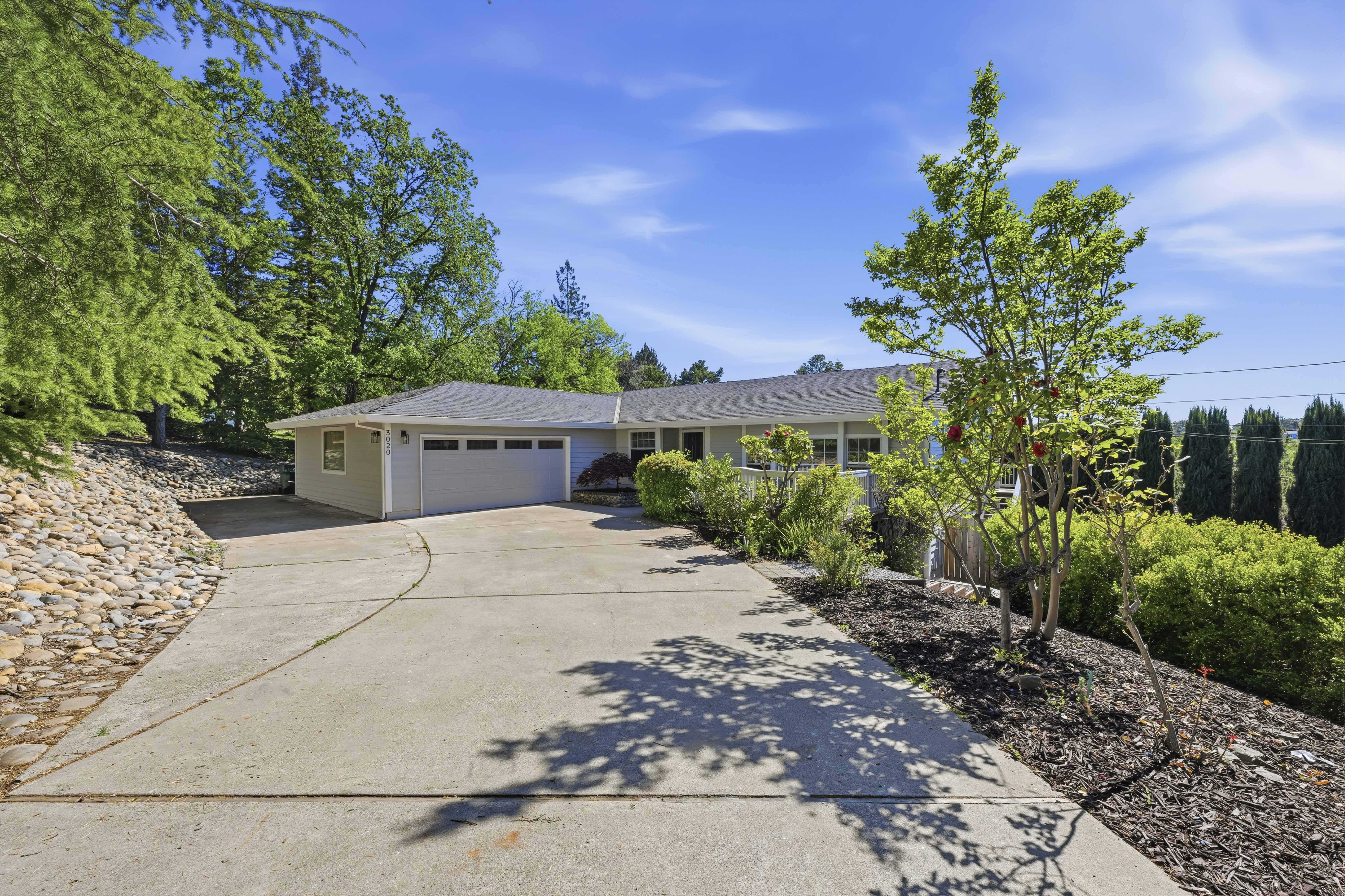 3020 Oakwood Road 