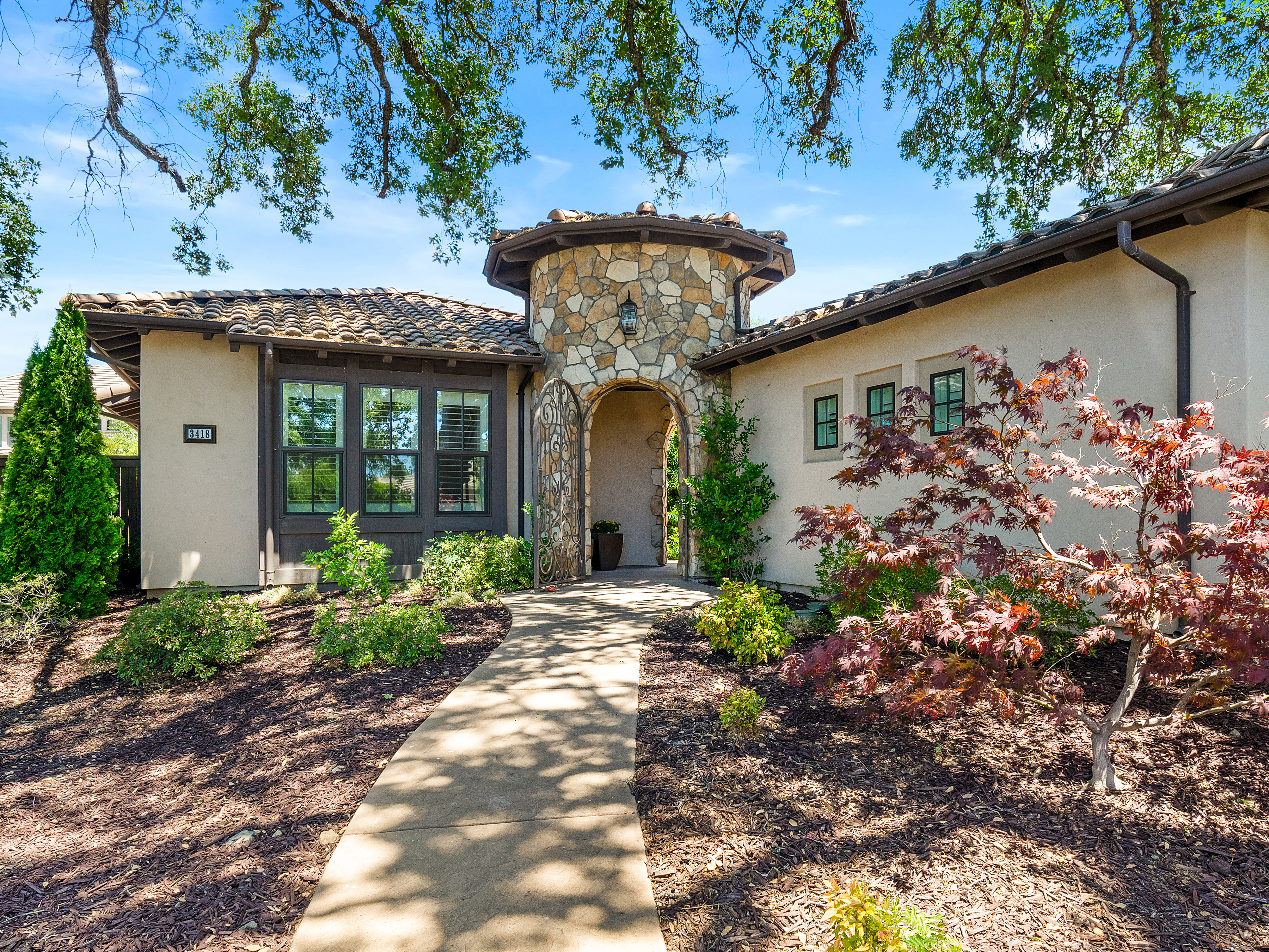 3418 Greenview Drive 