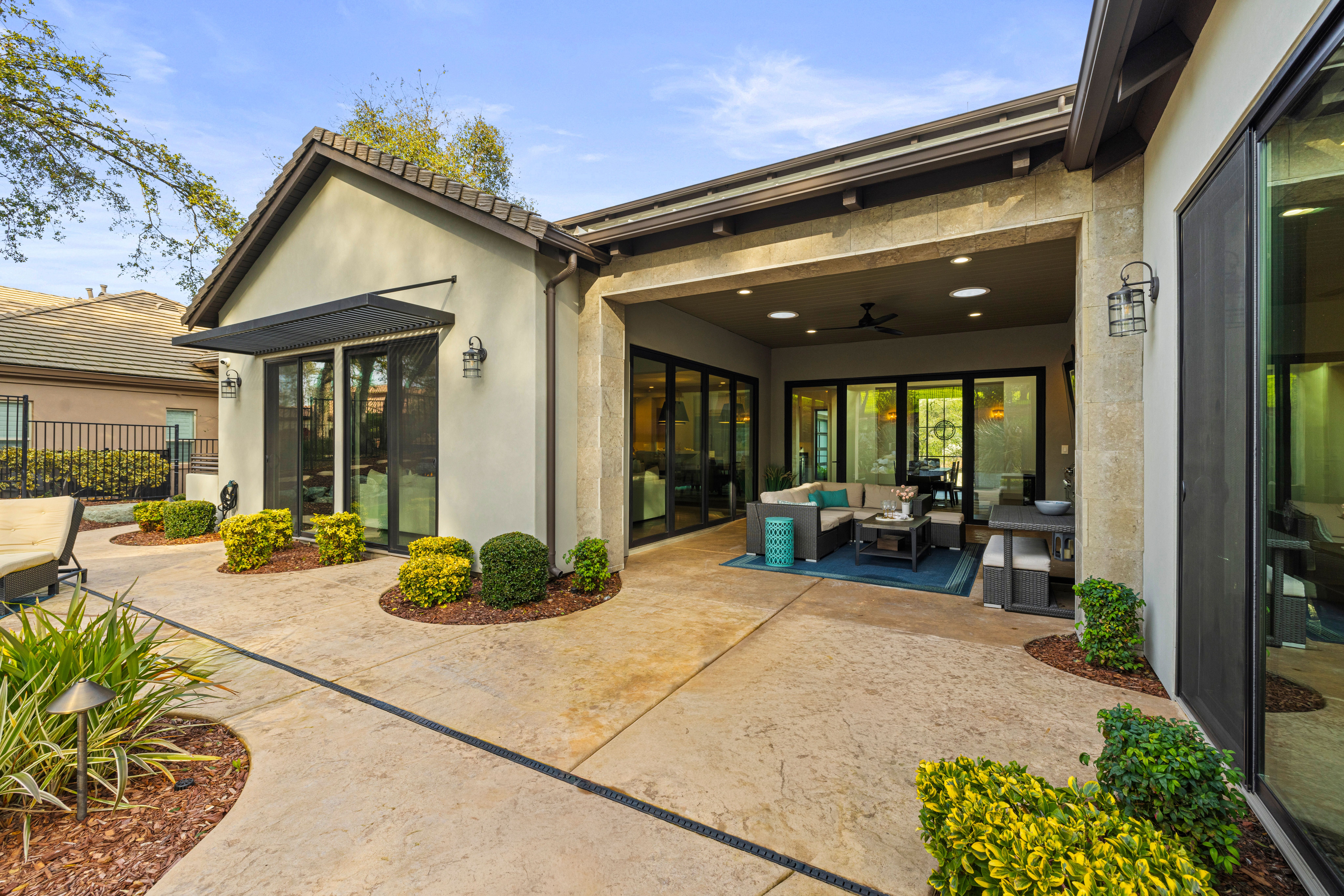 6040 Aldea Drive 