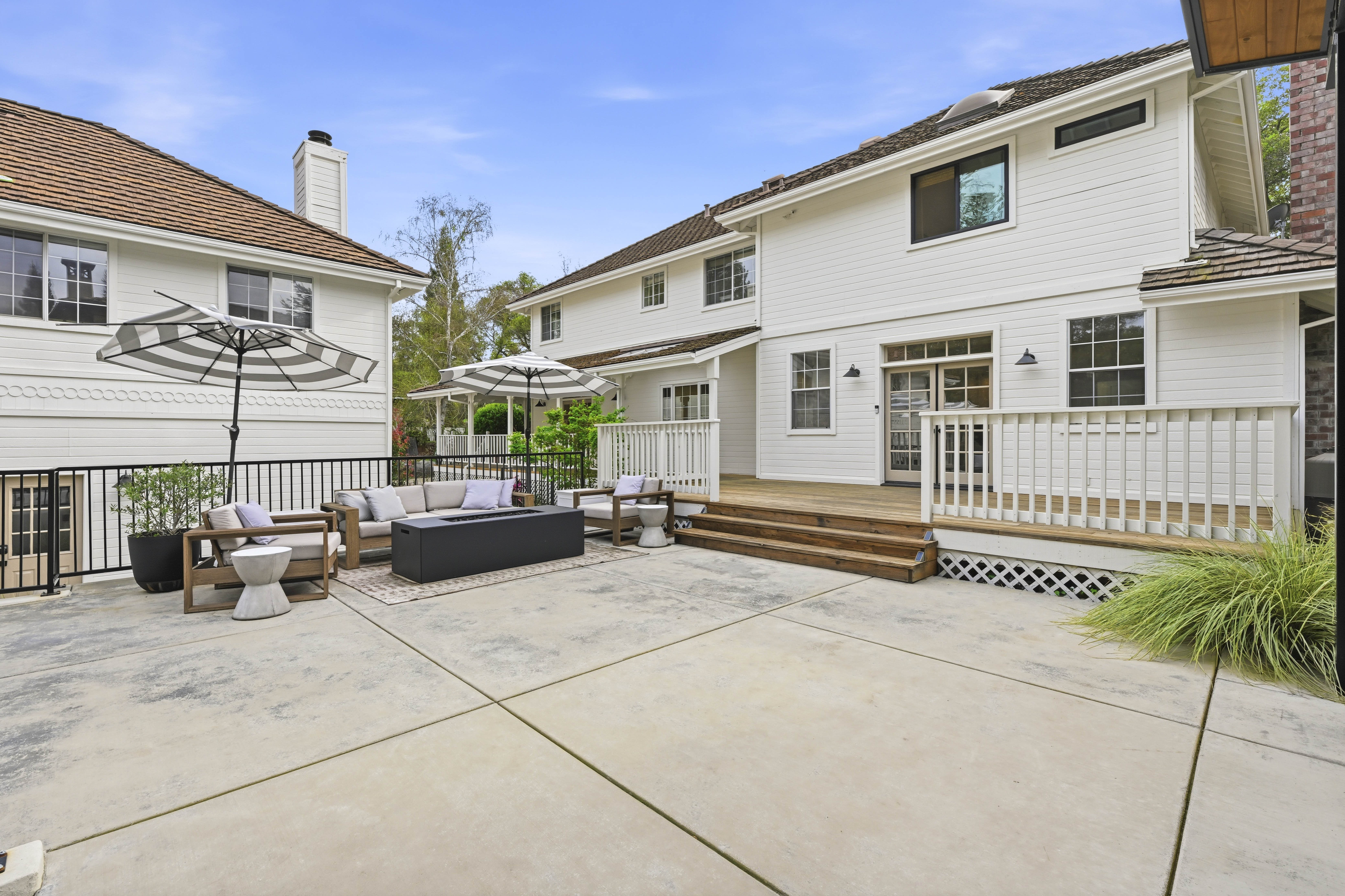 9660 Los Lagos Circle North 