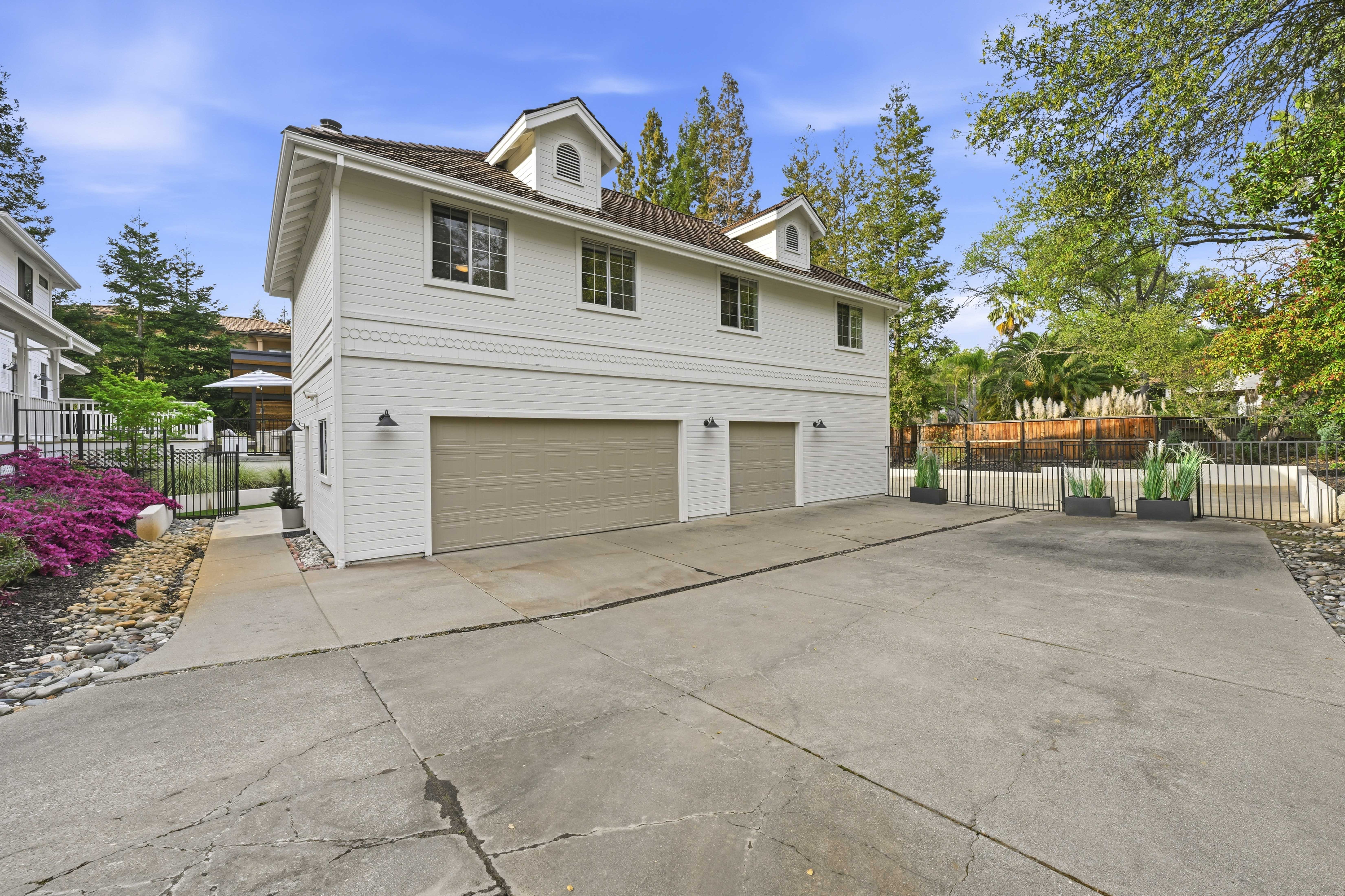 9660 Los Lagos Circle North 