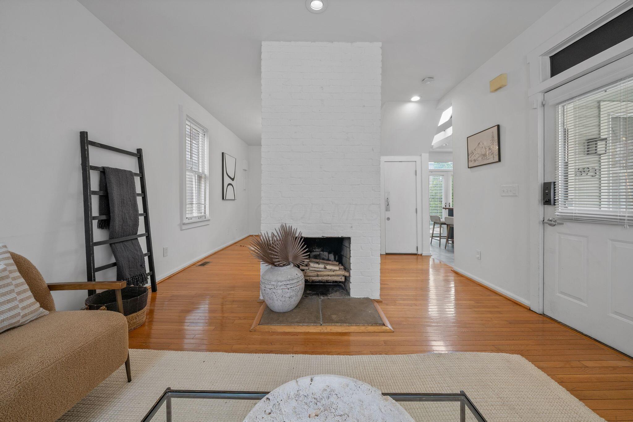 693 Kerr Street
