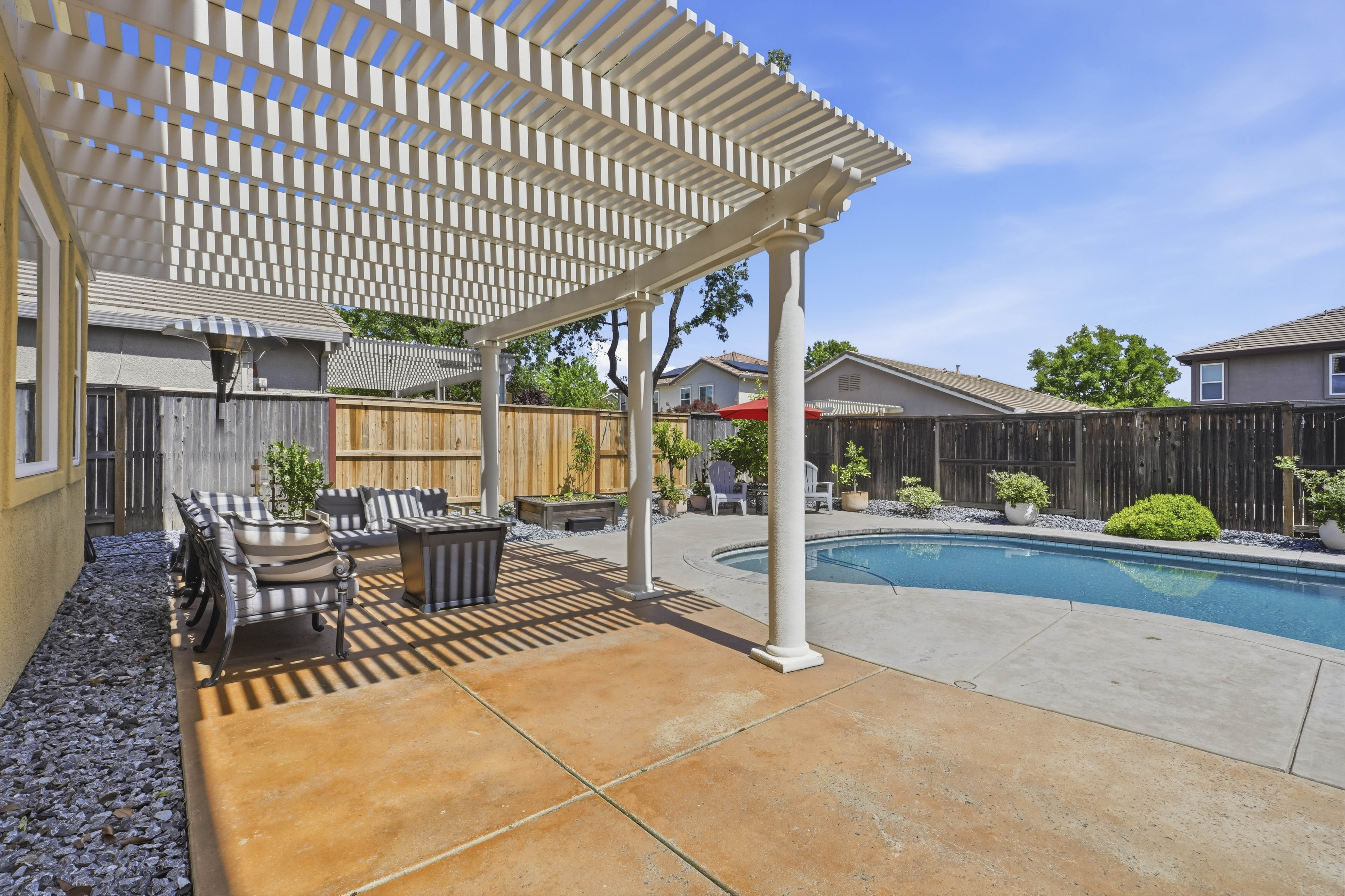 1529 Thurman Way 