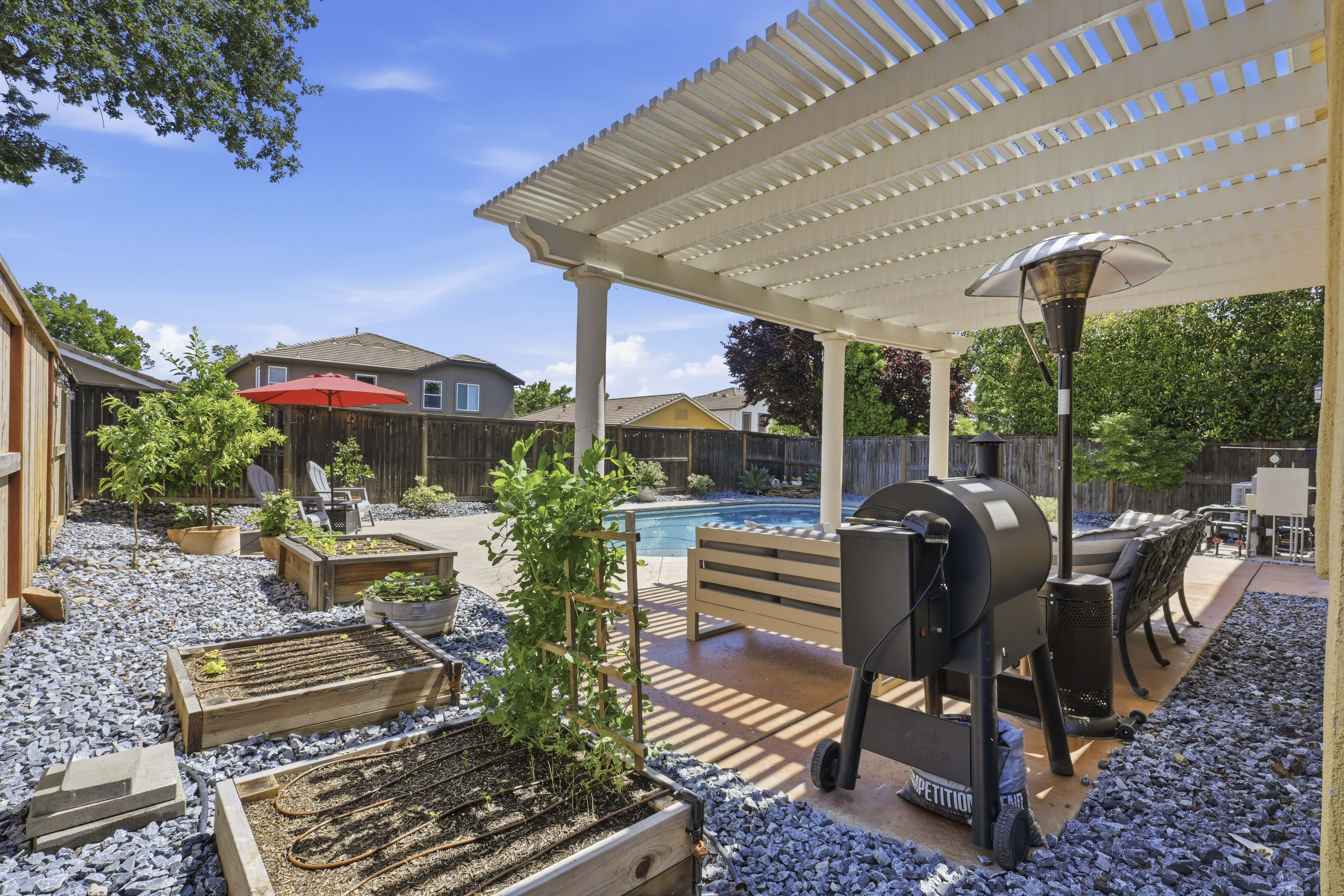1529 Thurman Way 