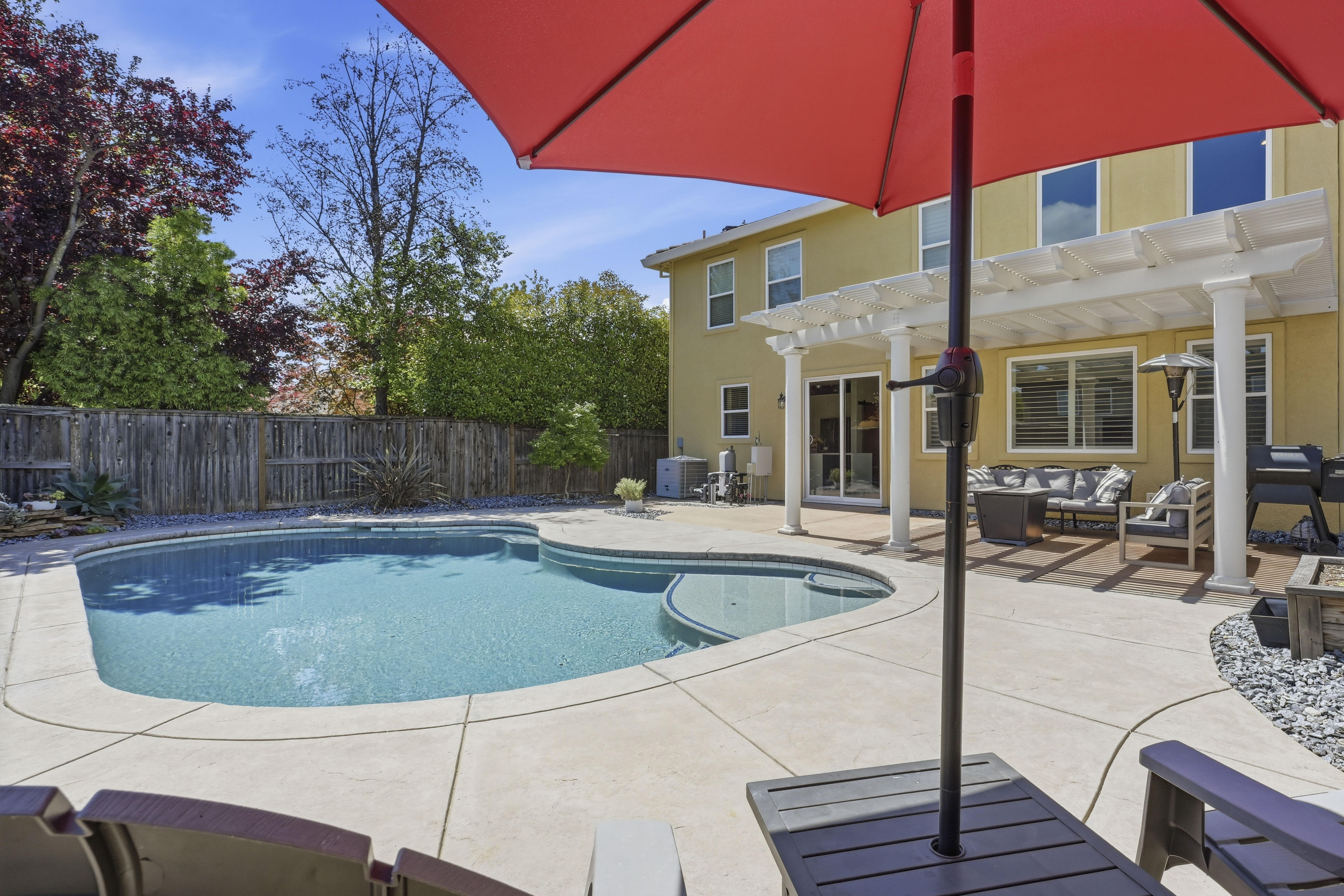 1529 Thurman Way 