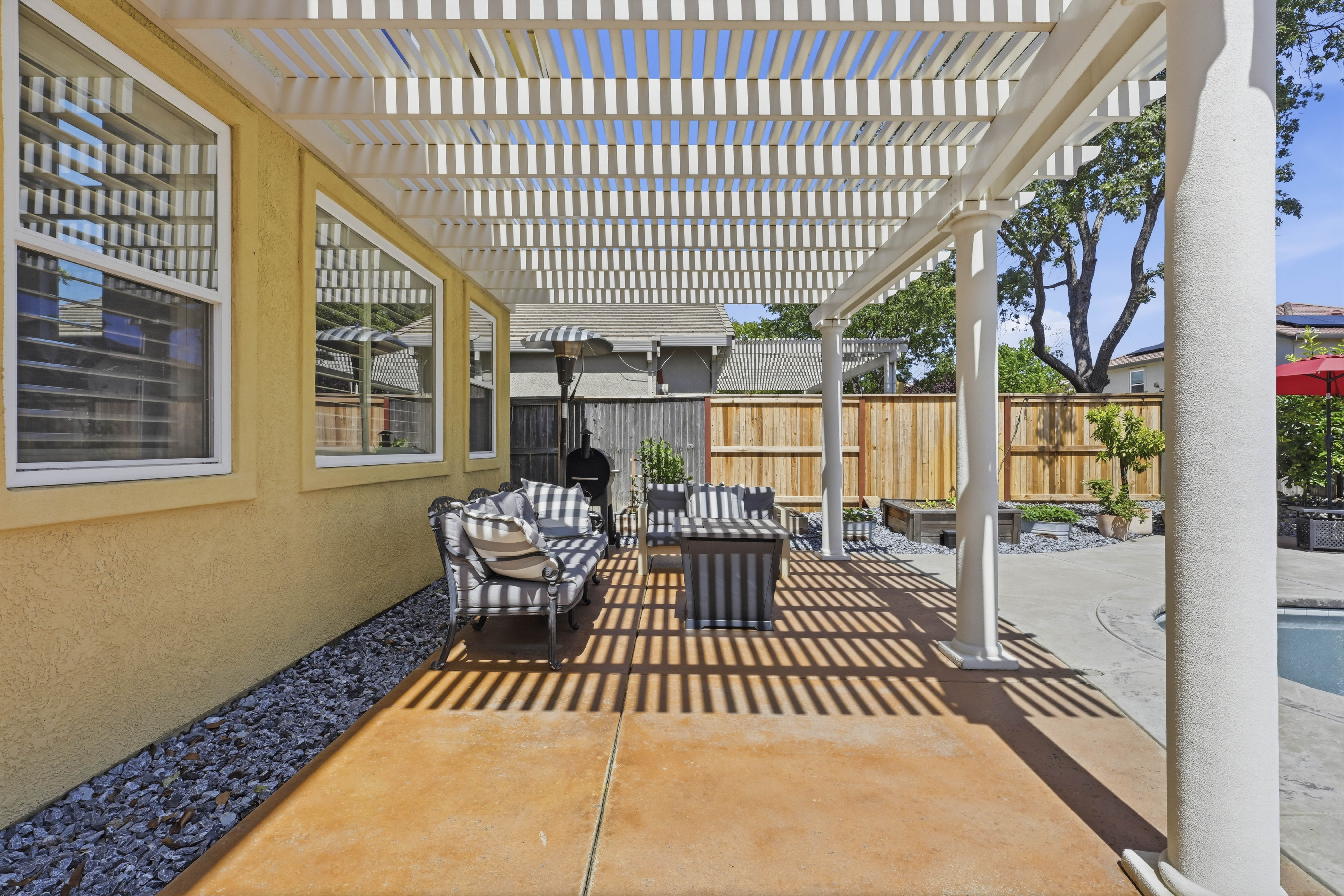 1529 Thurman Way 