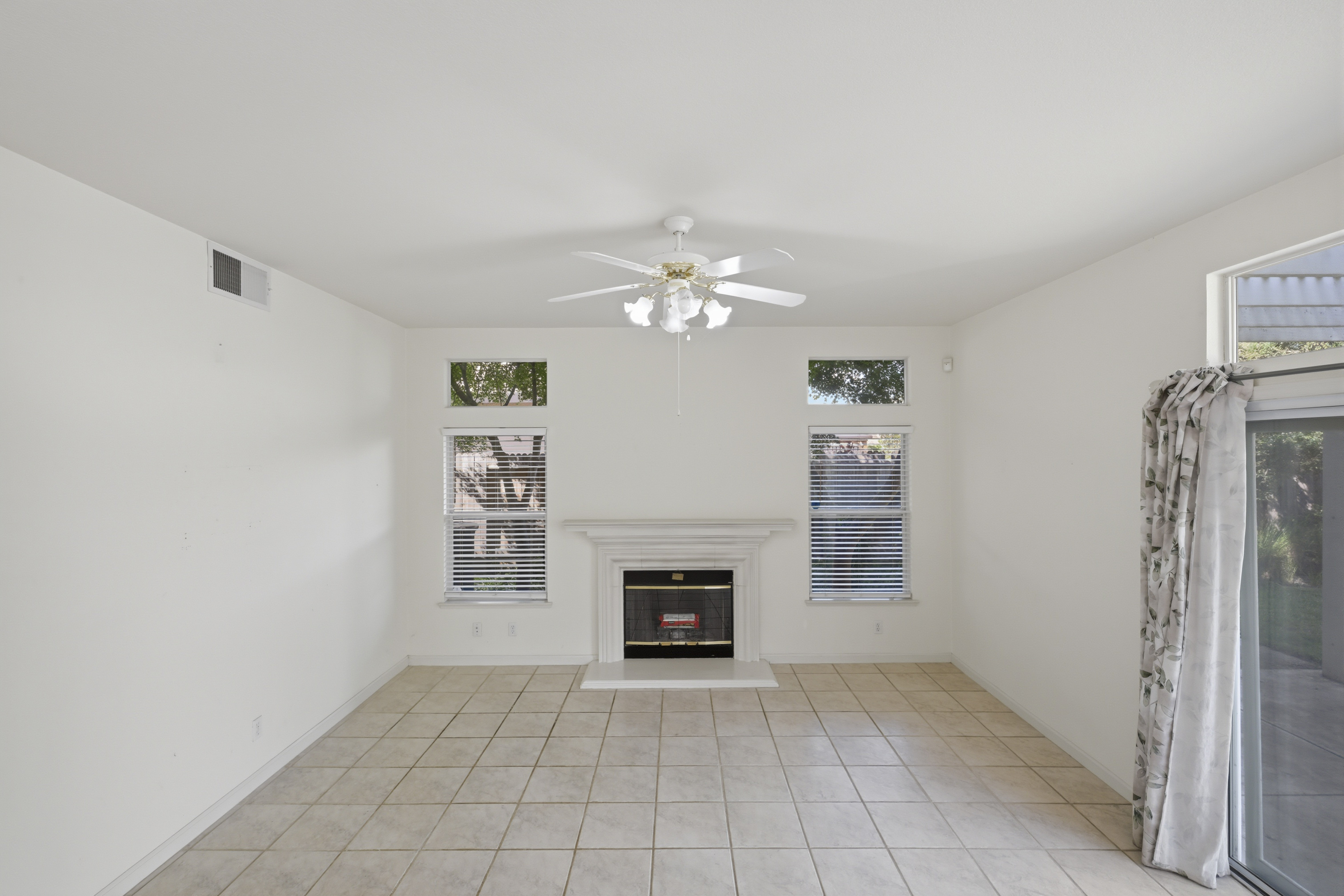 1240 Camino Capistrano 